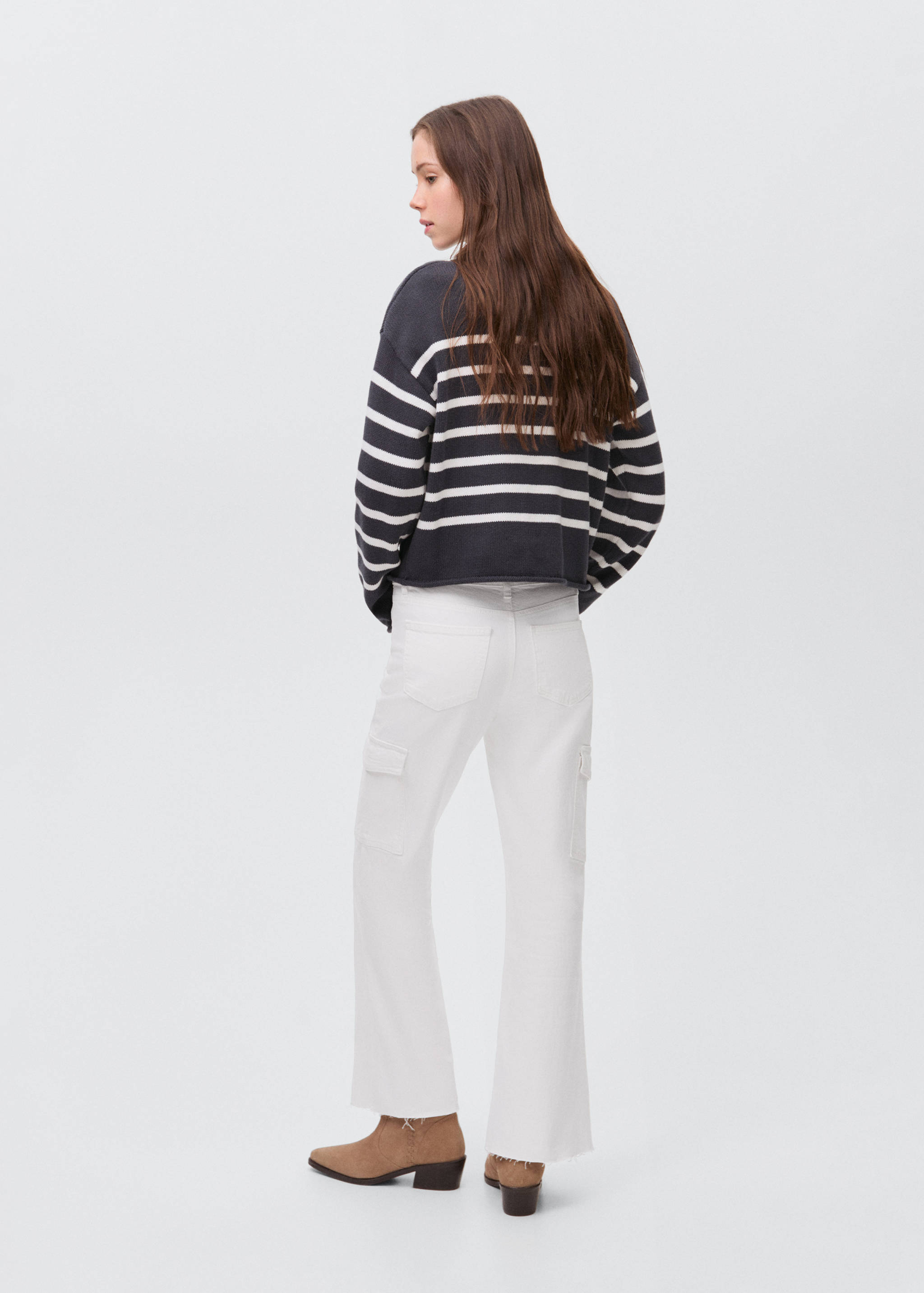 Cropped flared cargo jeans - Reverse of the article