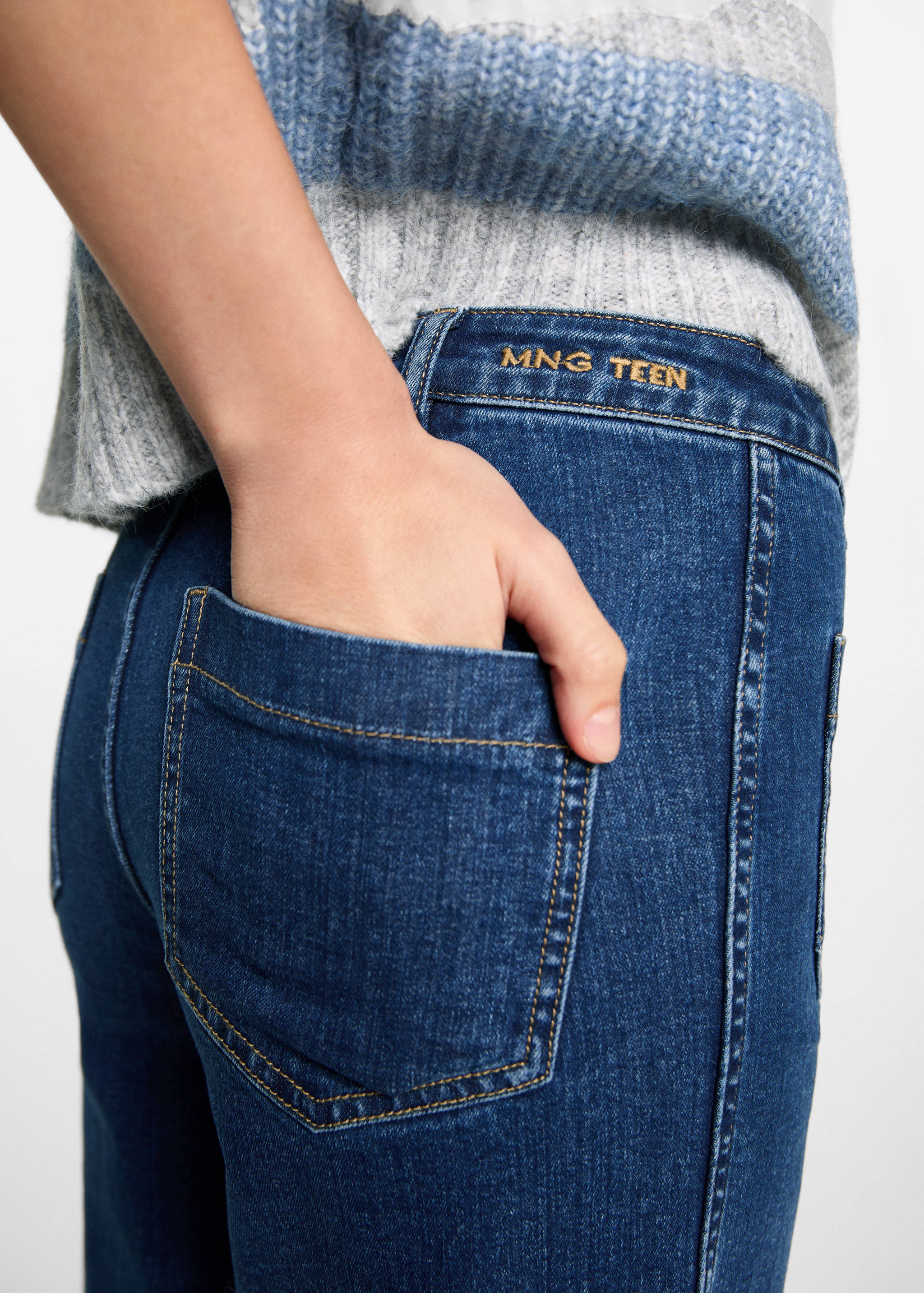 Straight-fit jeans with pockets - Details of the article 6