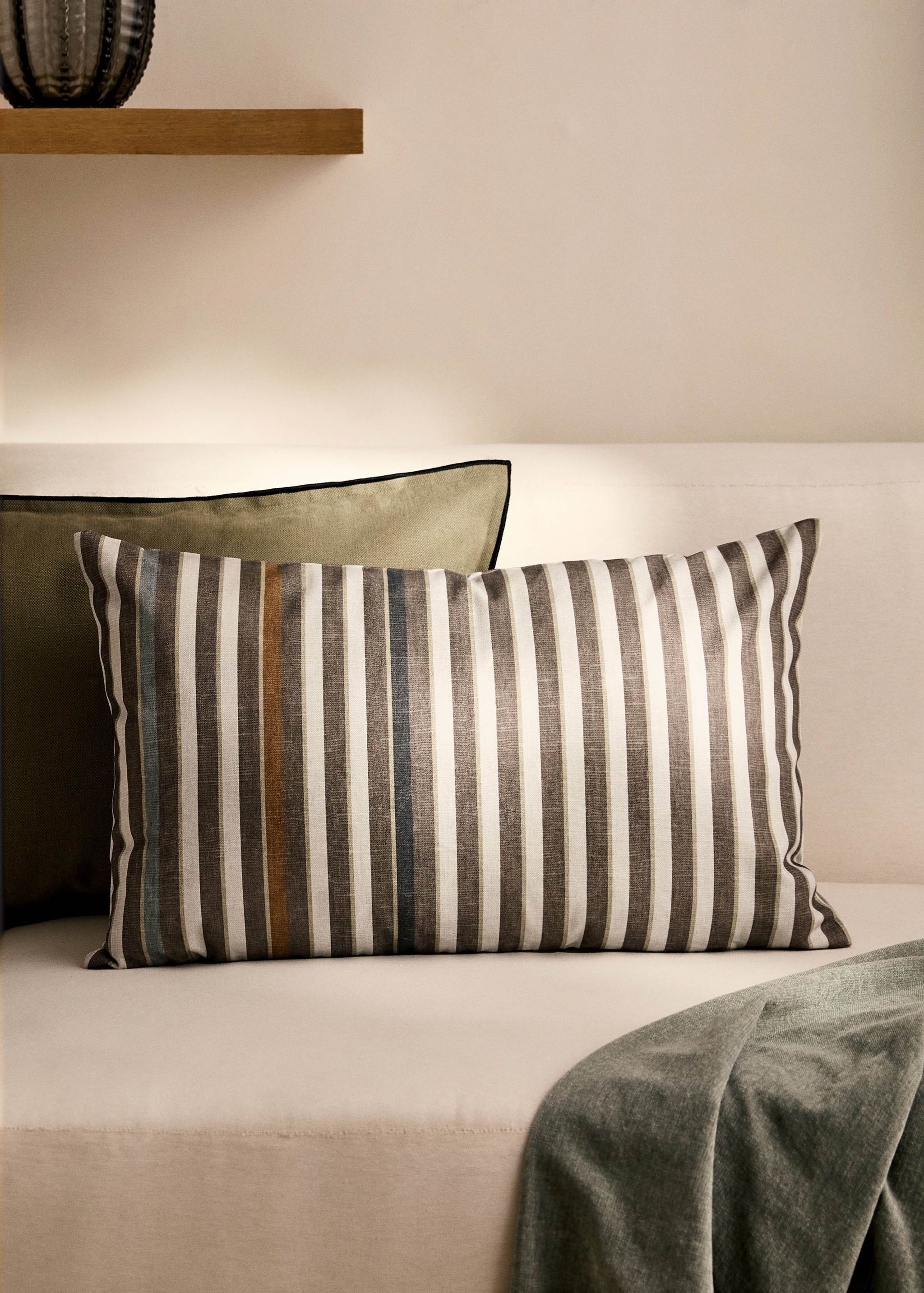 Cushion cover with printed stripes 40x60 cm - General plane