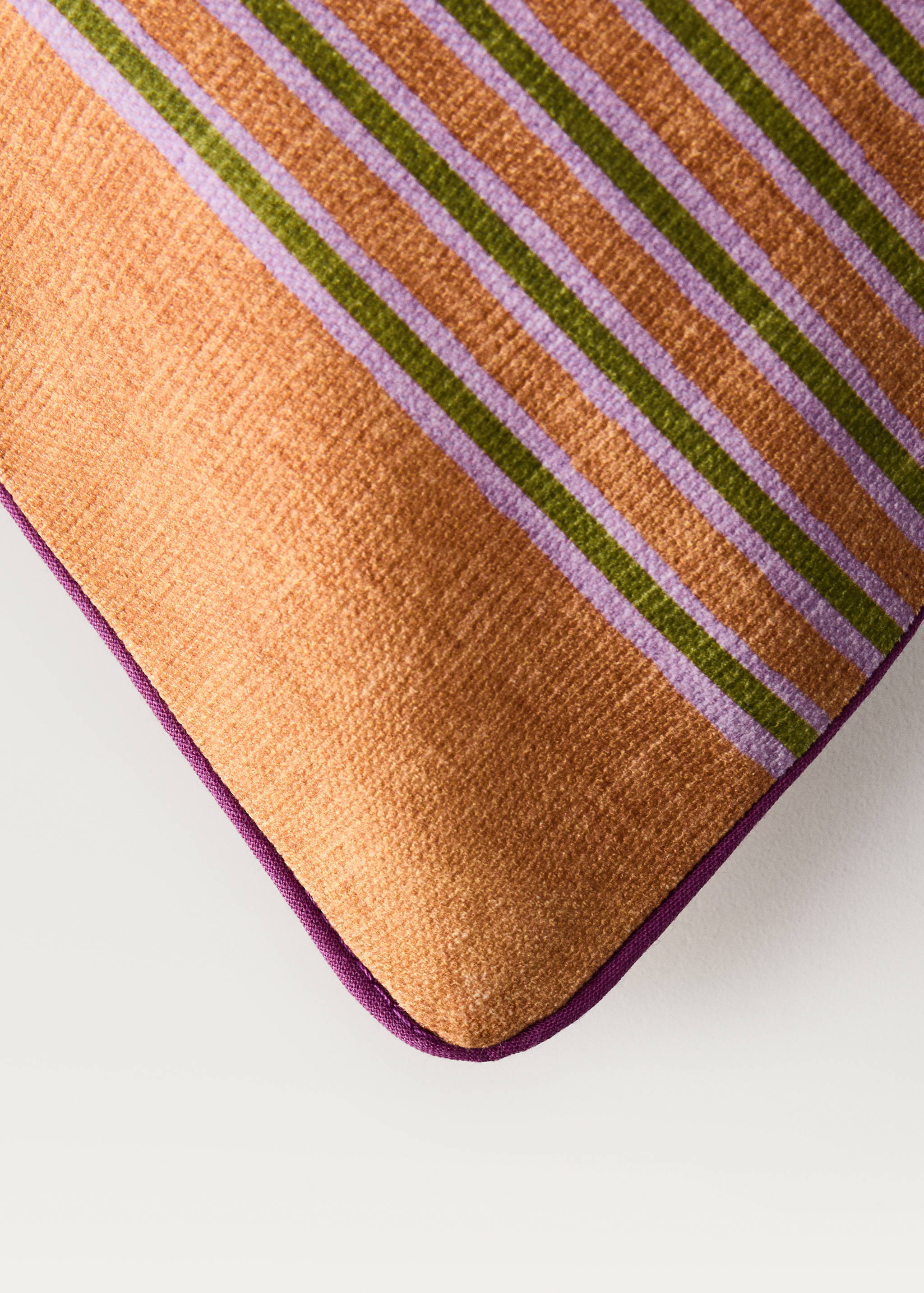 Multi-coloured cushion cover with contrasting trim 30x50 cm - Details of the article 3