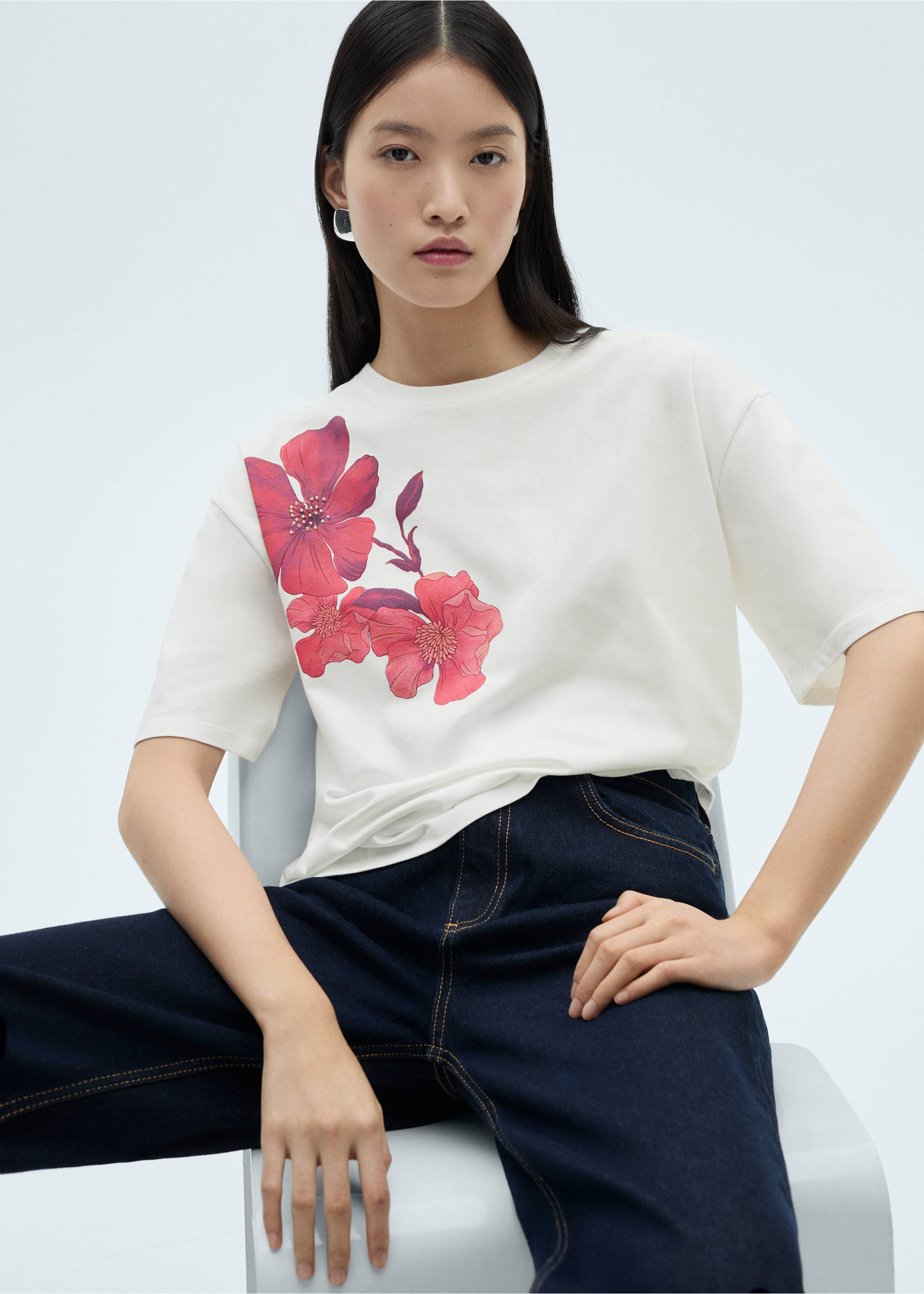 Cotton t-shirt with flower detail - Details of the article 2, Off White. Ref: 87002532-00.