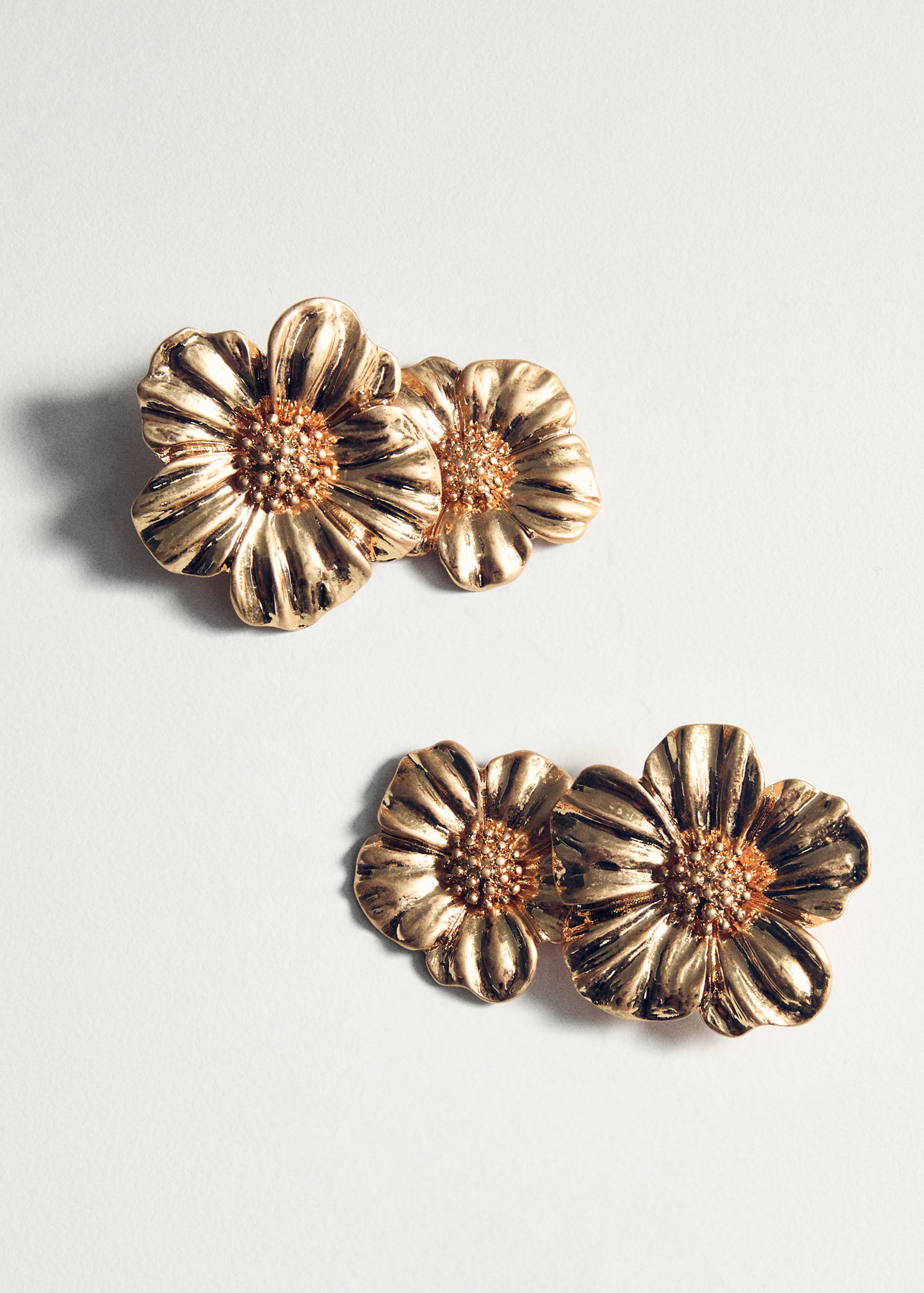 Hanging floral earrings - Details of the article 5