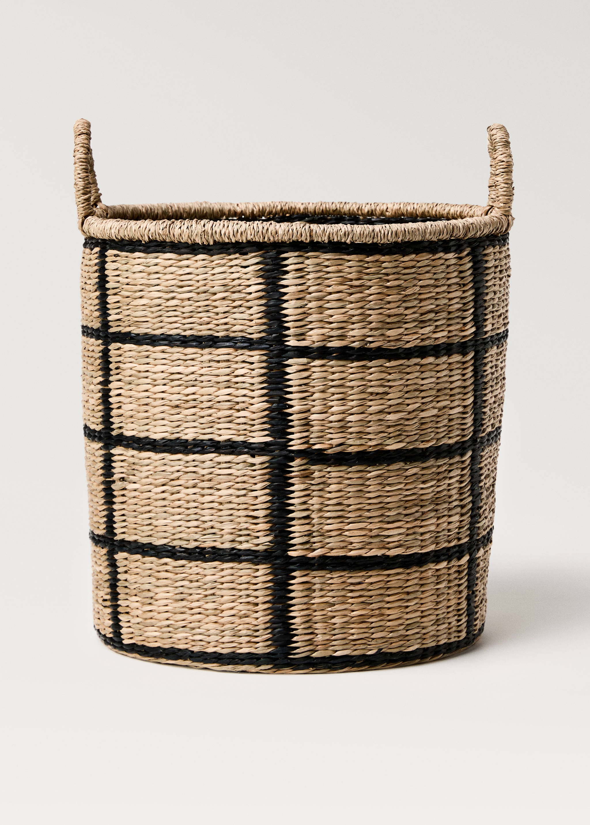 Natural-fiber basket with checked detail - Article without model