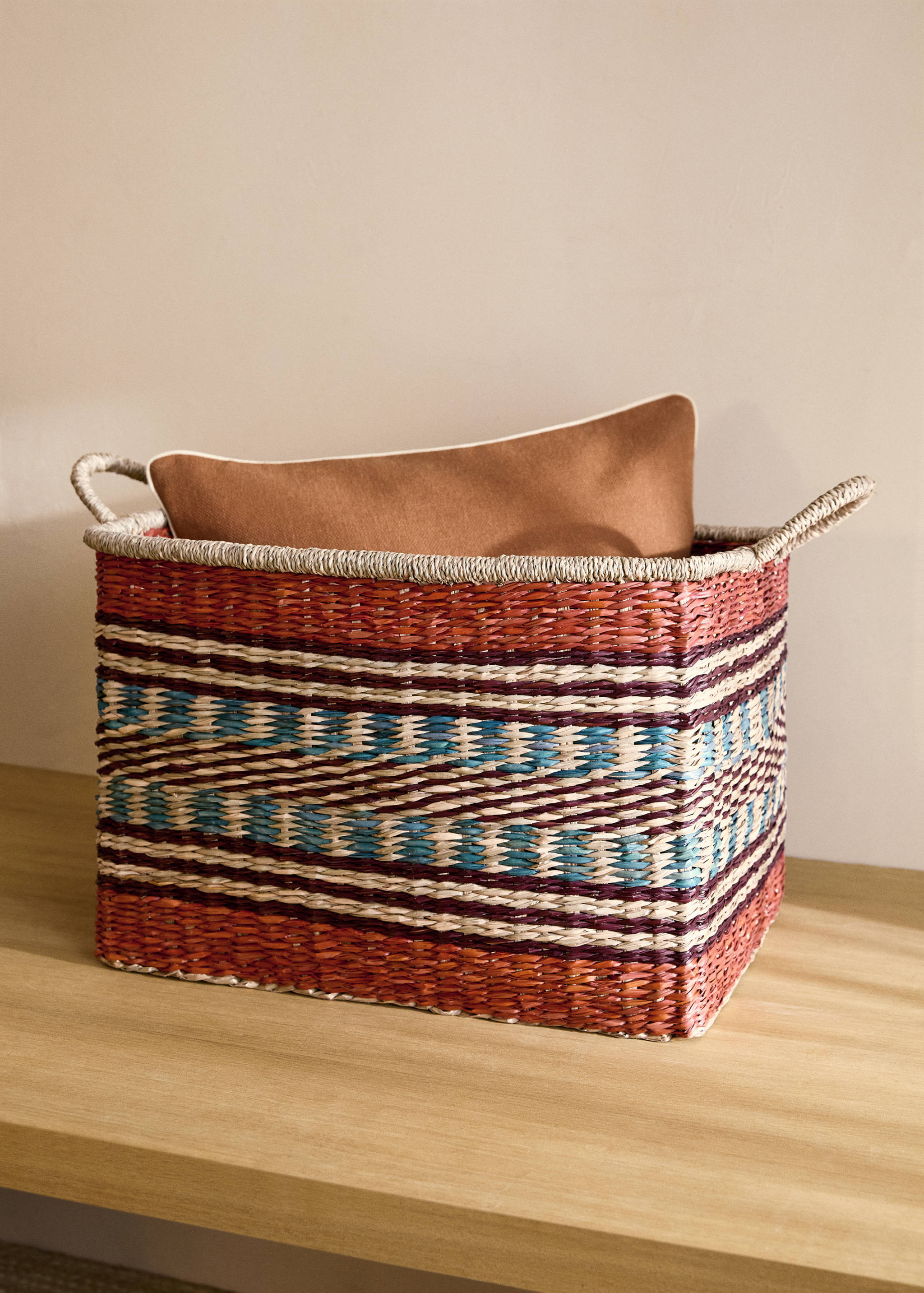 Rectangular colored seagrass basket - General plane