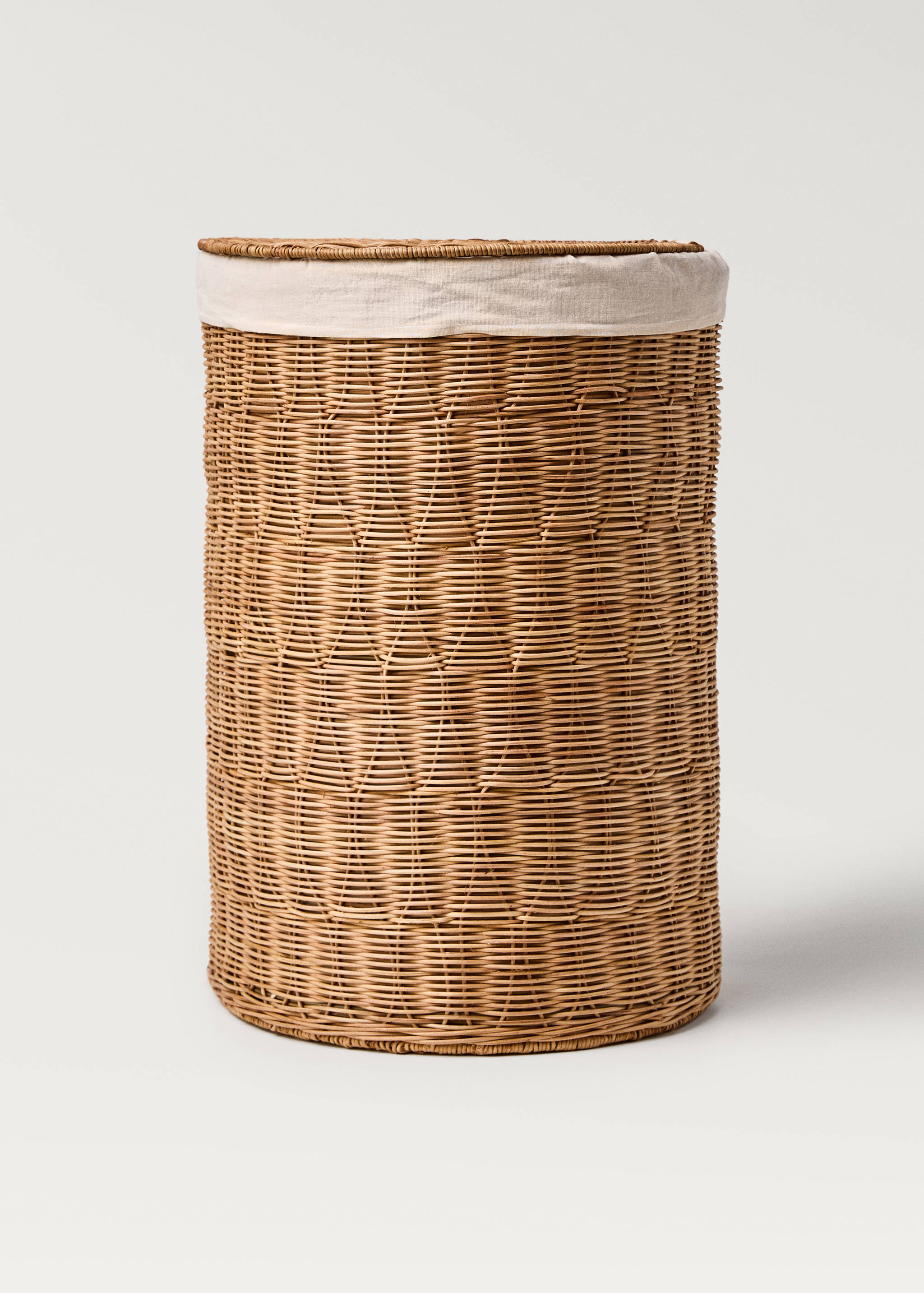 Rattan laundry basket with inner lining - Article without model