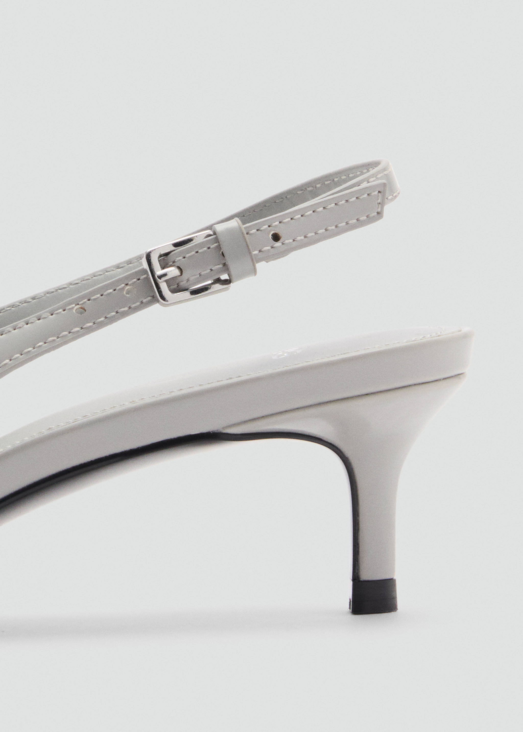 Fringe-heel shoes - Details of the article 2