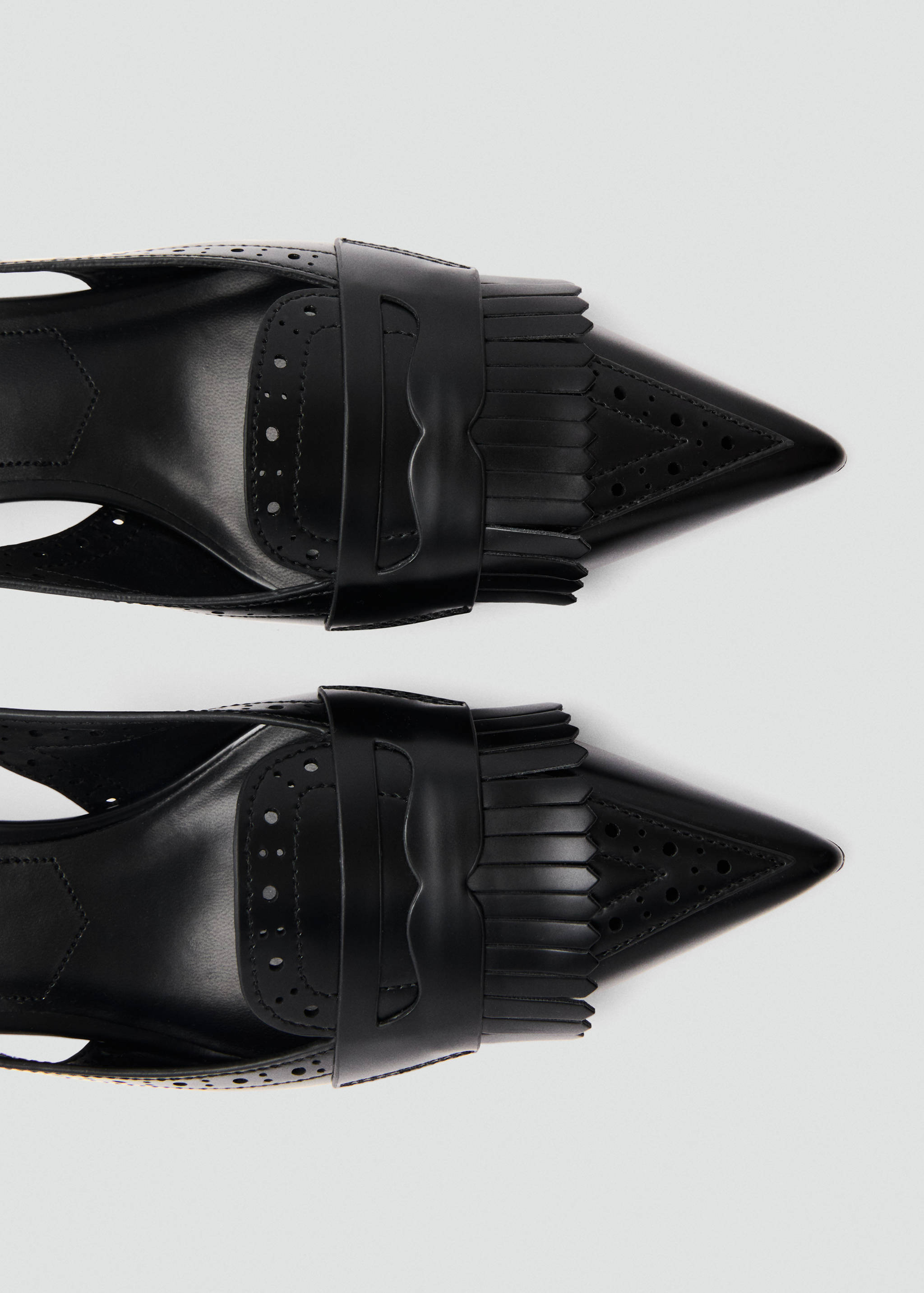 Pantofi cu franjuri la toc - Detaliu al articolului 1