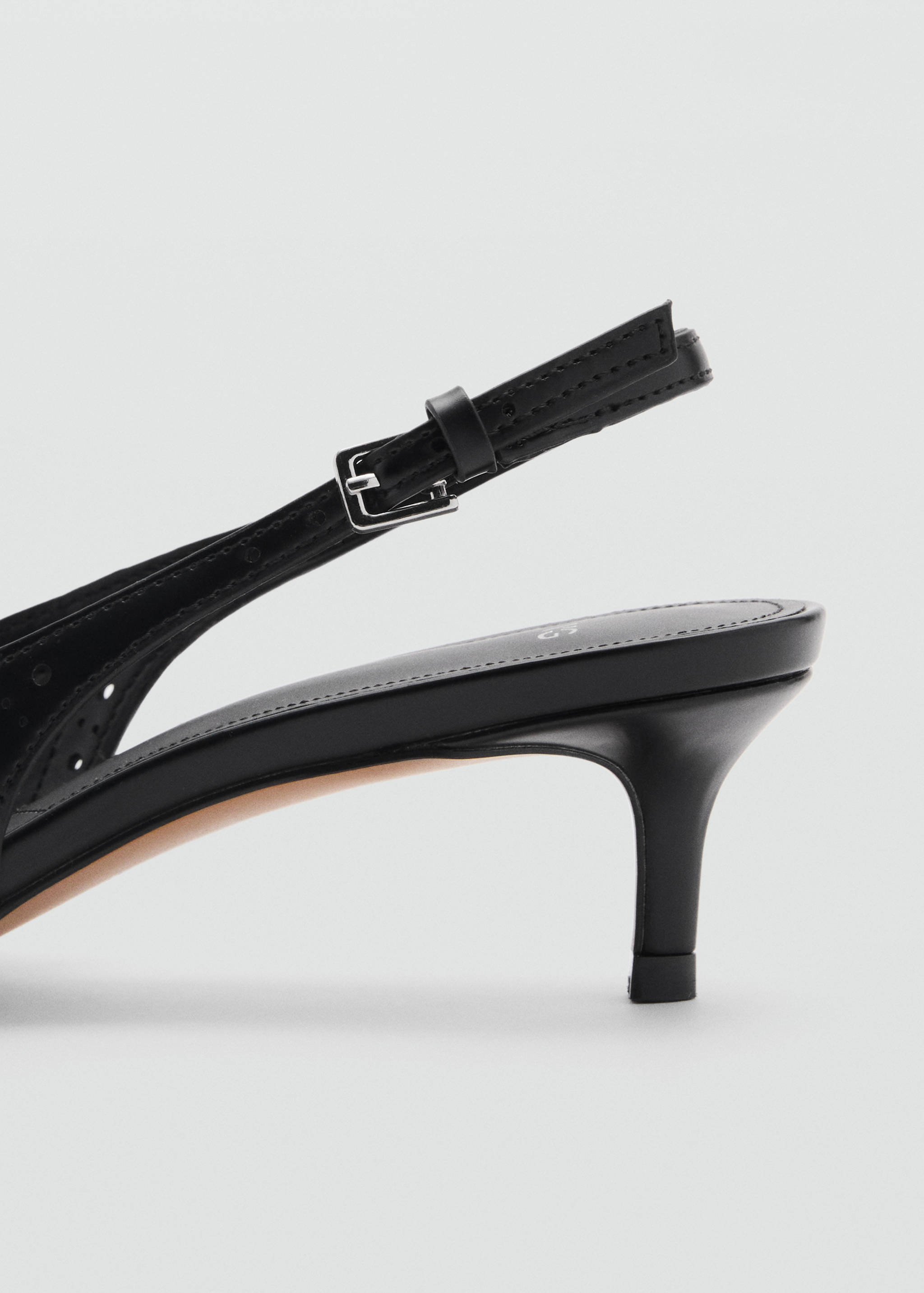 Pantofi cu franjuri la toc - Detaliu al articolului 2