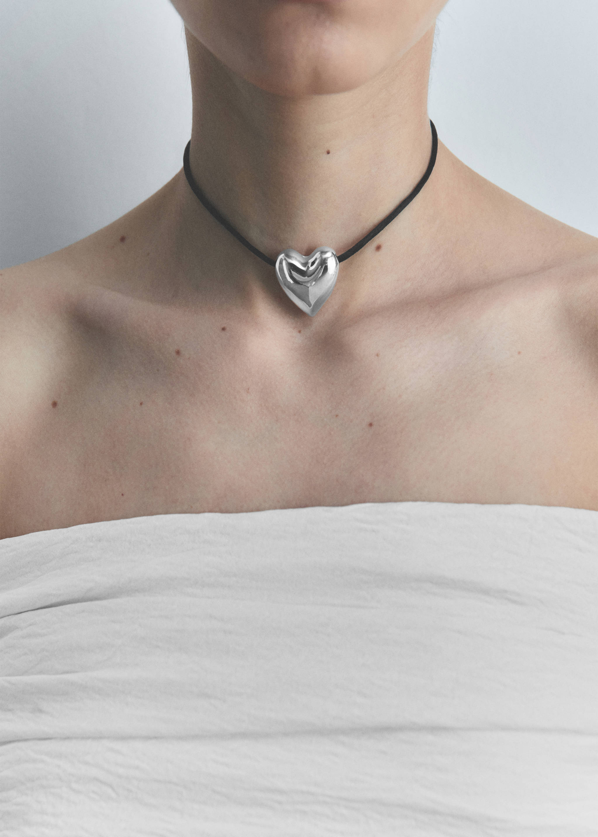 Heart cord necklace - General plane