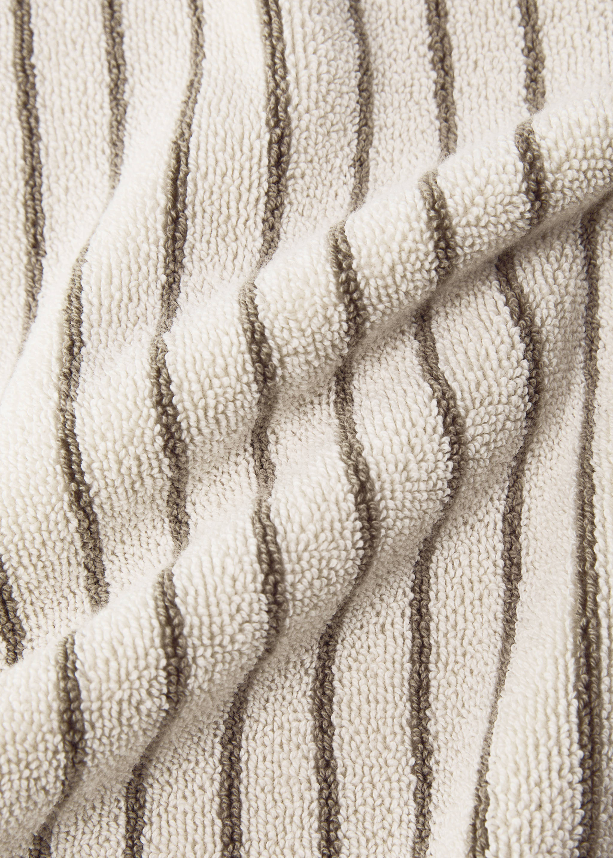 Two-tone striped guest towel - Details of the article 1