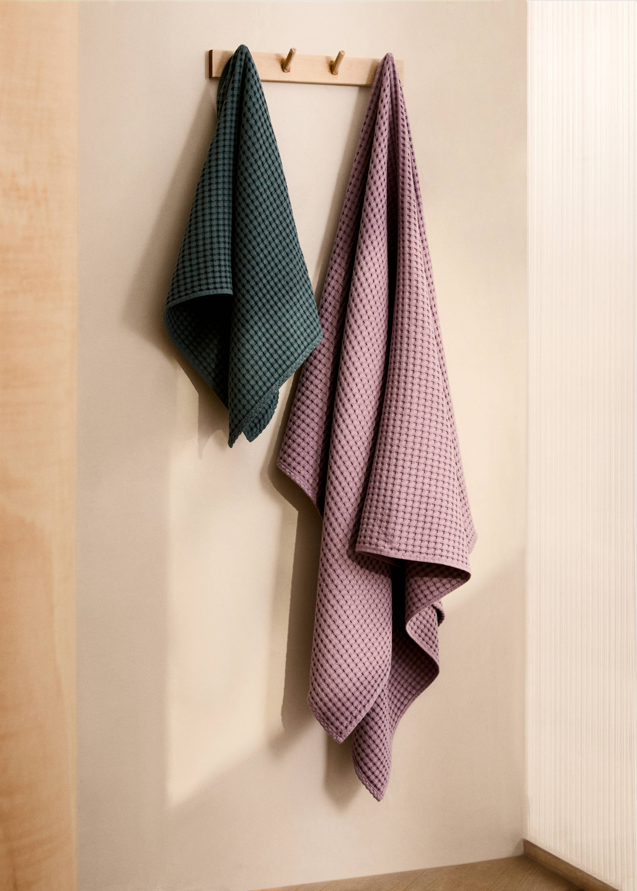 Washed cotton waffle bath towel - General plane