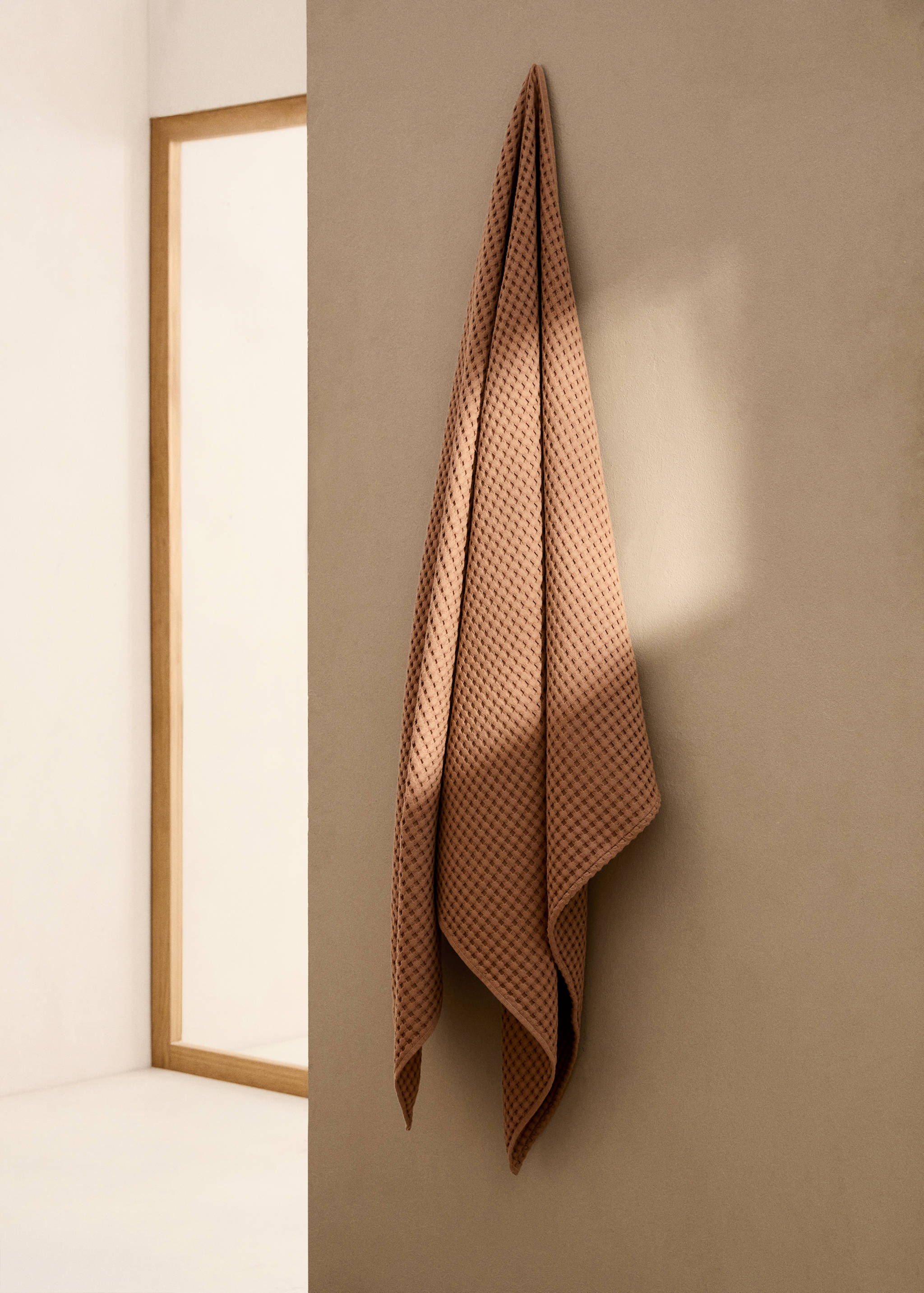 Washed cotton waffle bath towel - General plane