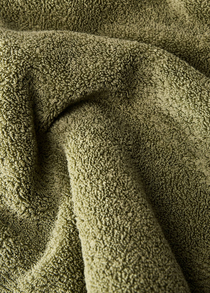 Hand towel with dyed piece — Green