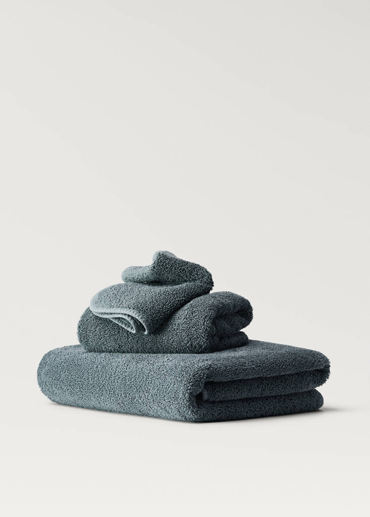 Hand towel with dyed piece — Blue