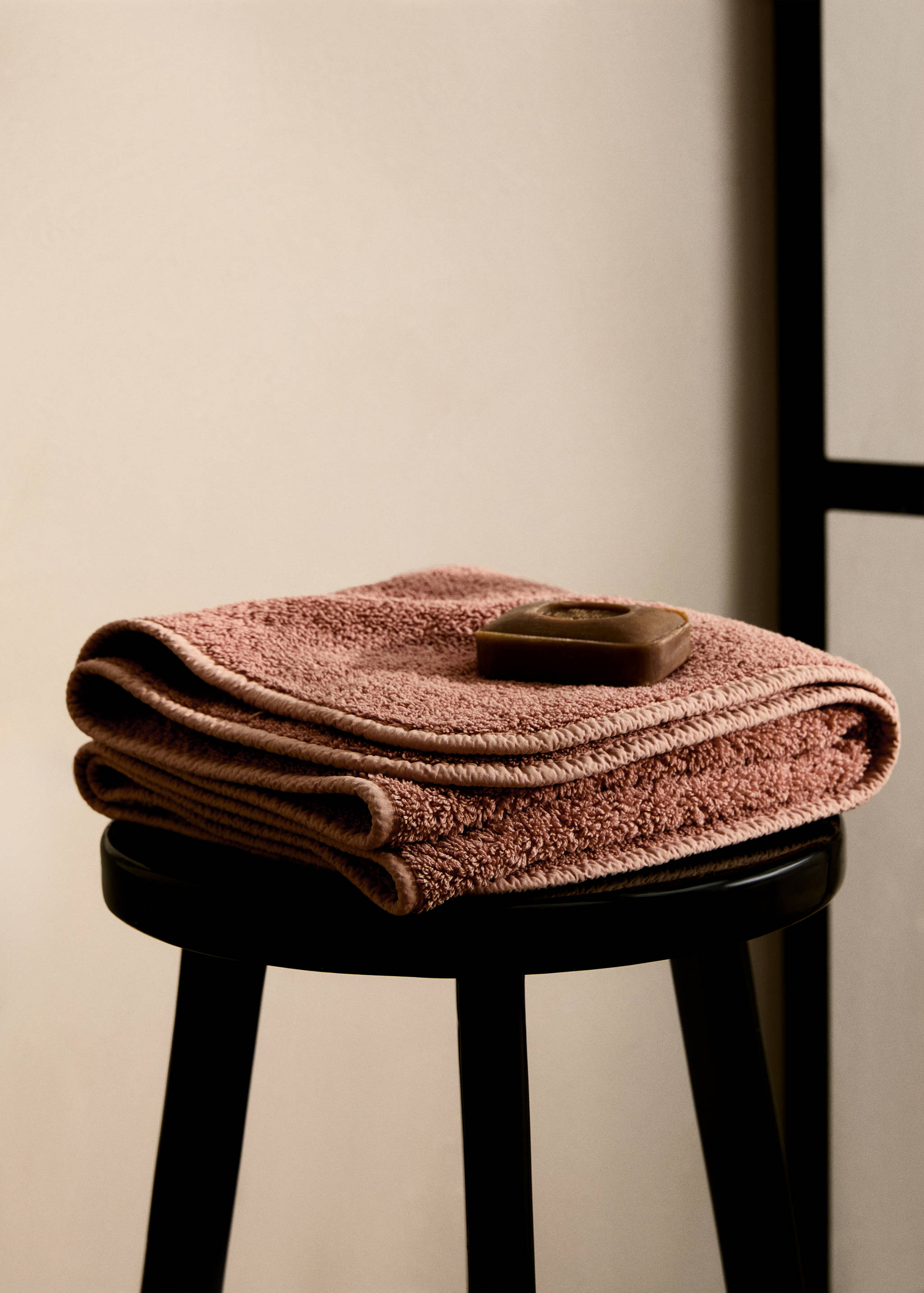 Washbasin towel with dyed piece - General plane