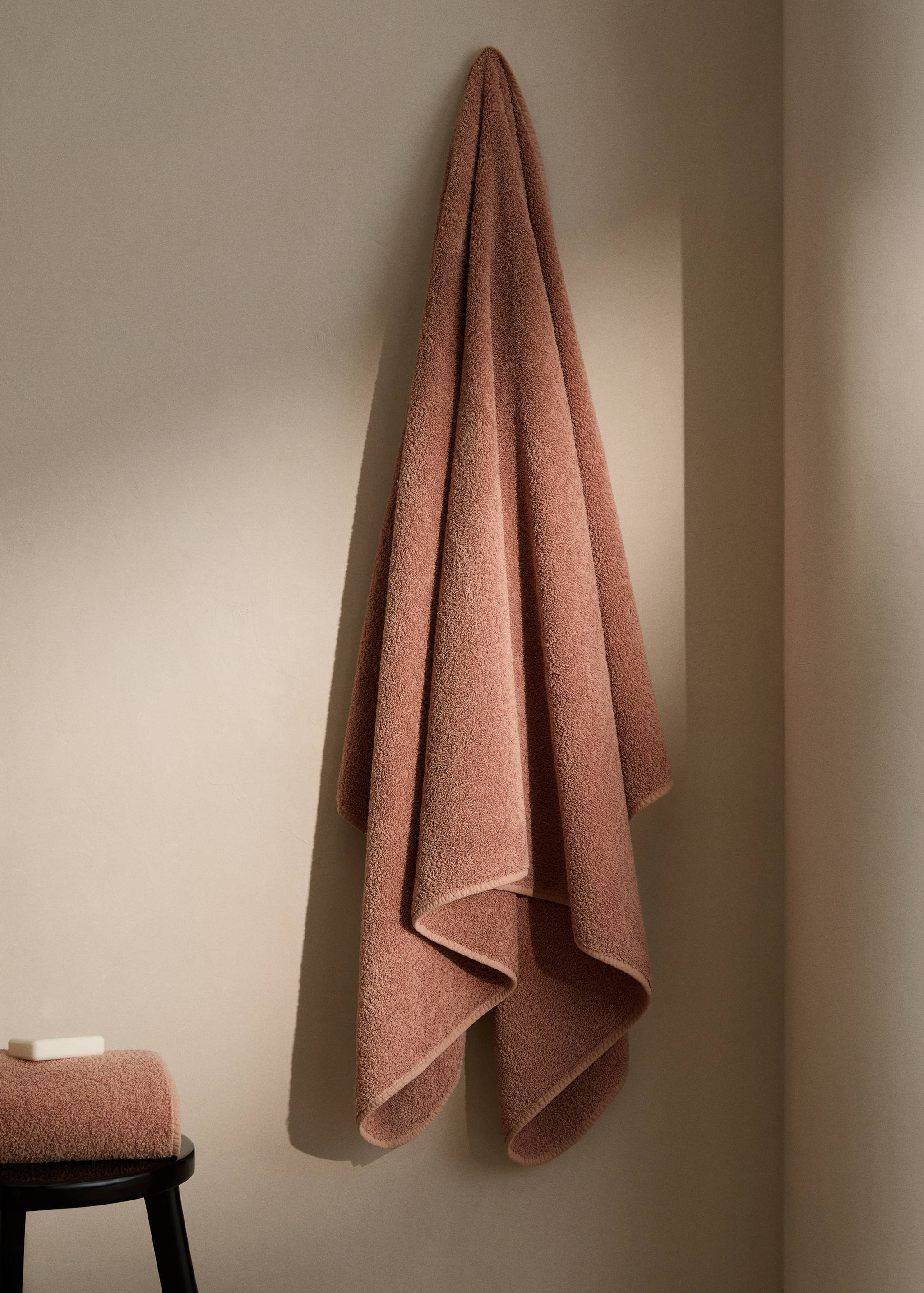 Bath towel with dyed piece - General plane