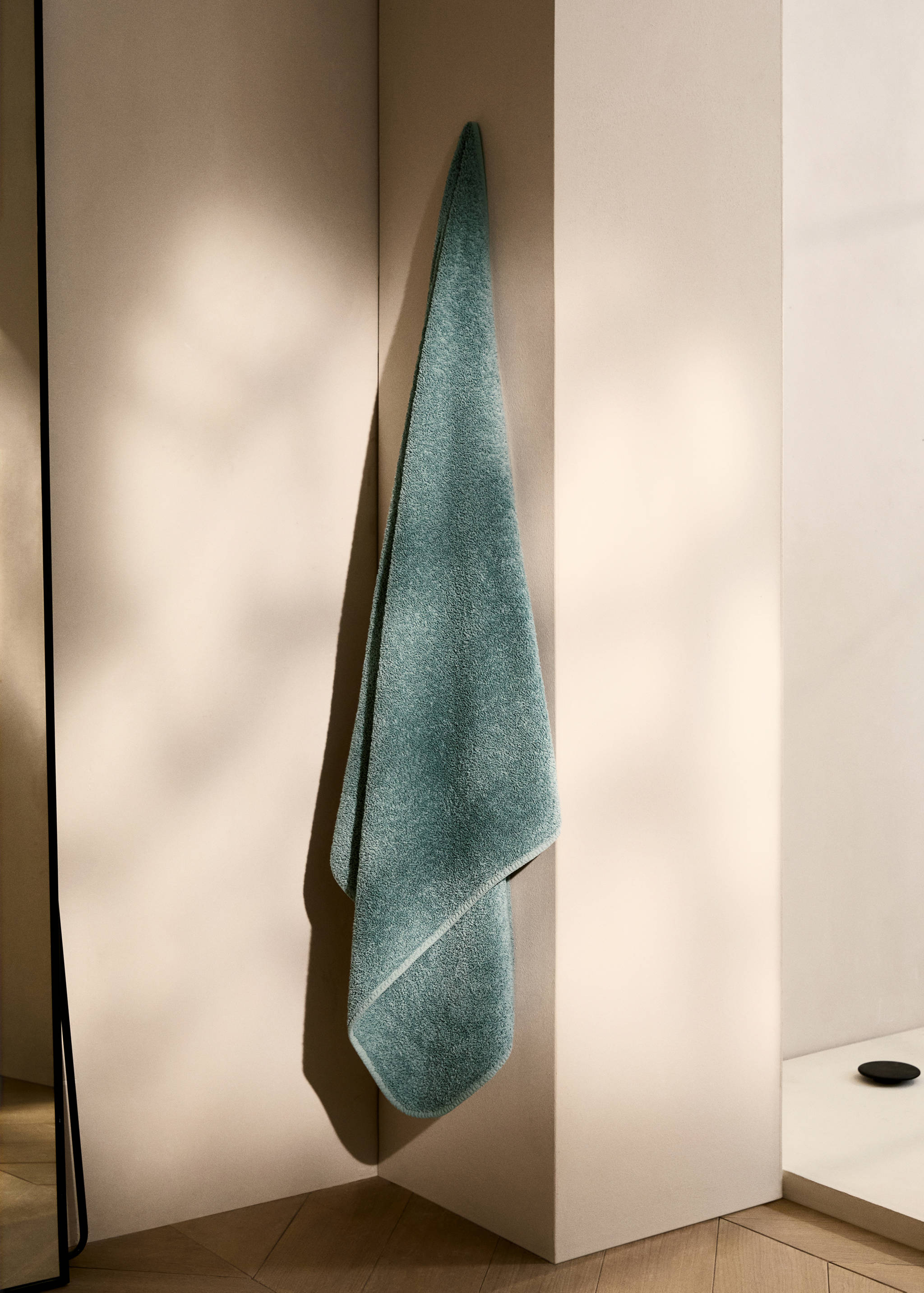 Bath towel with dyed piece - General plane