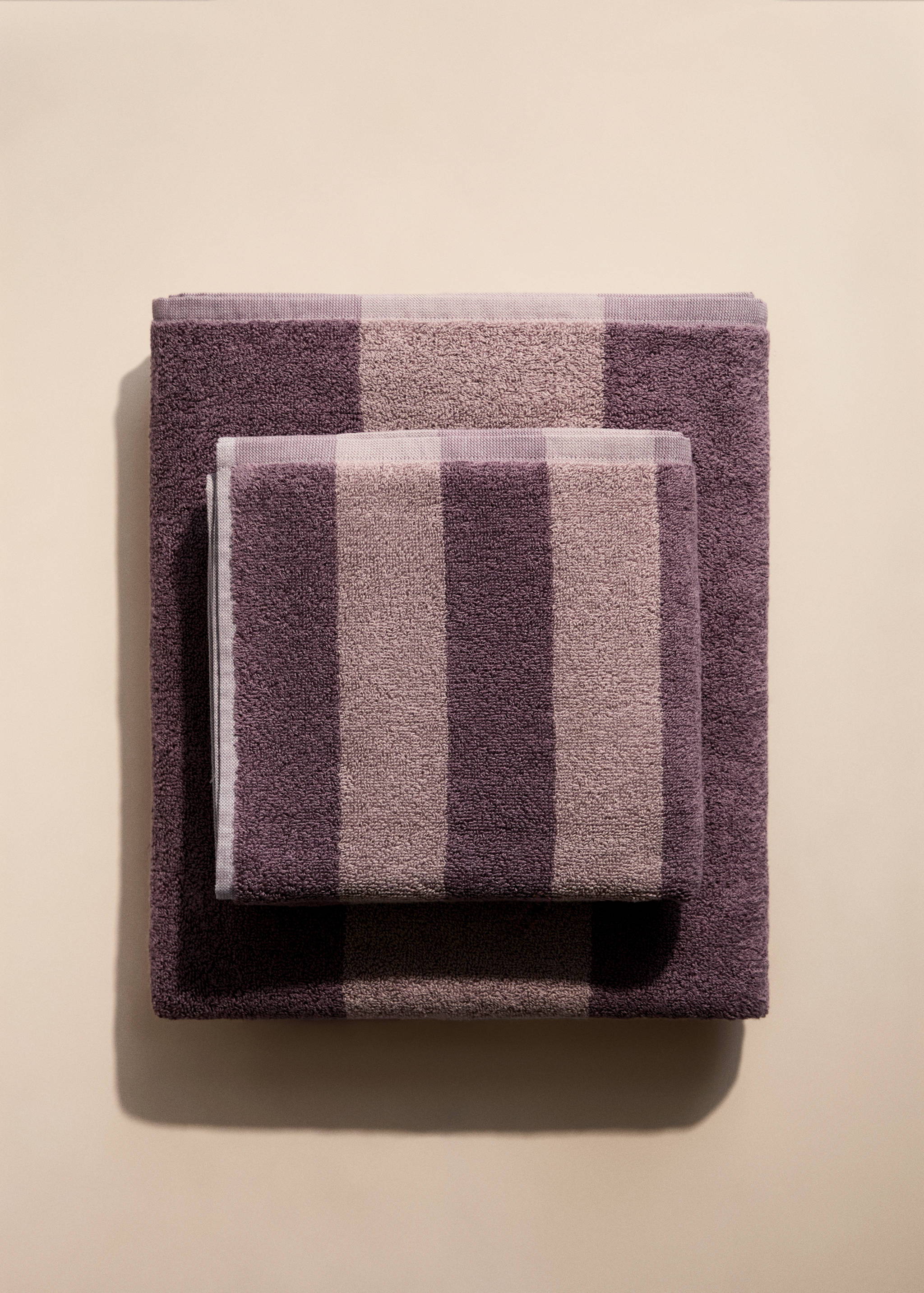 Handduk med tvåfärgade ränder - Allmän bild