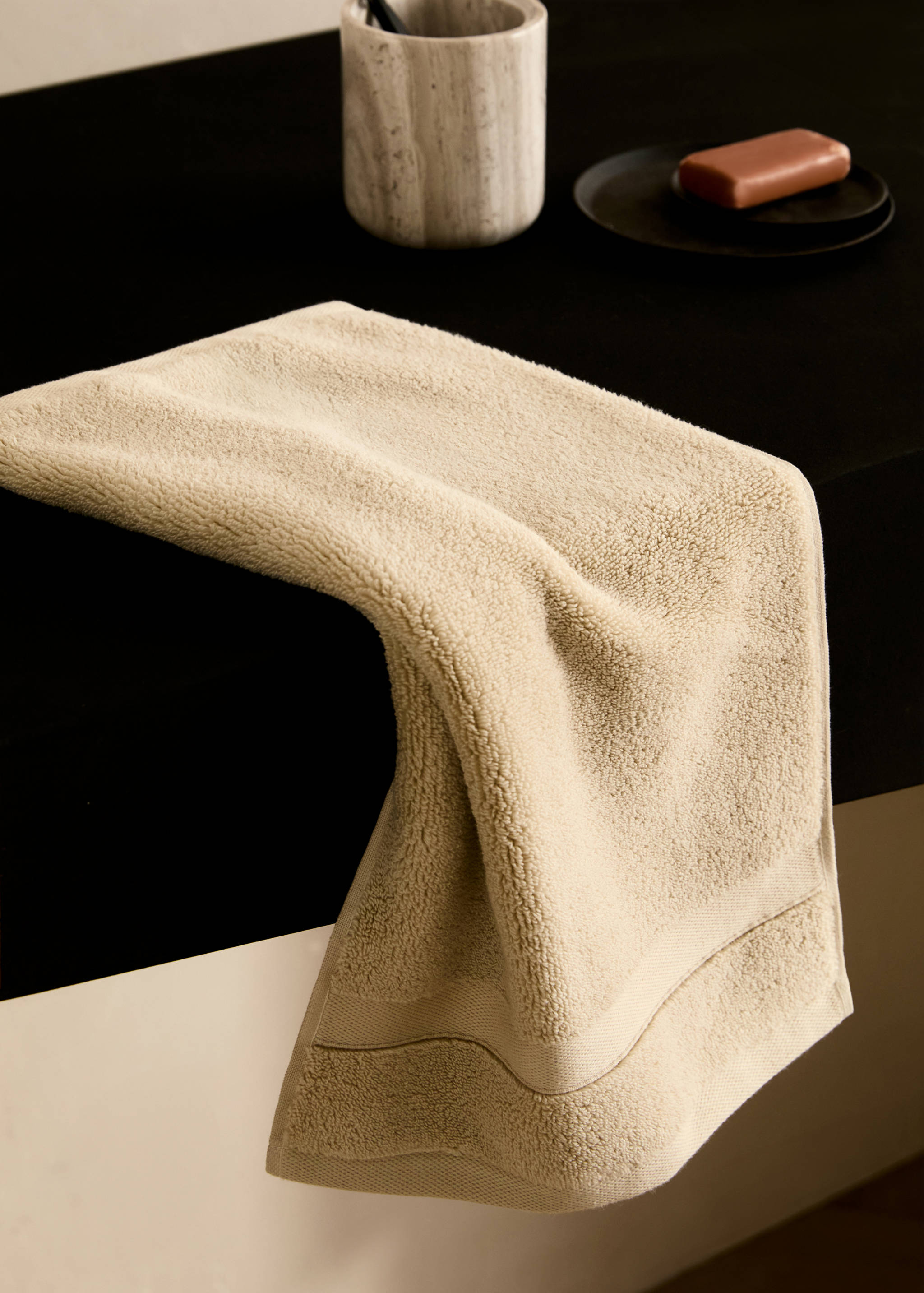 Extra-soft hand towel - General plane
