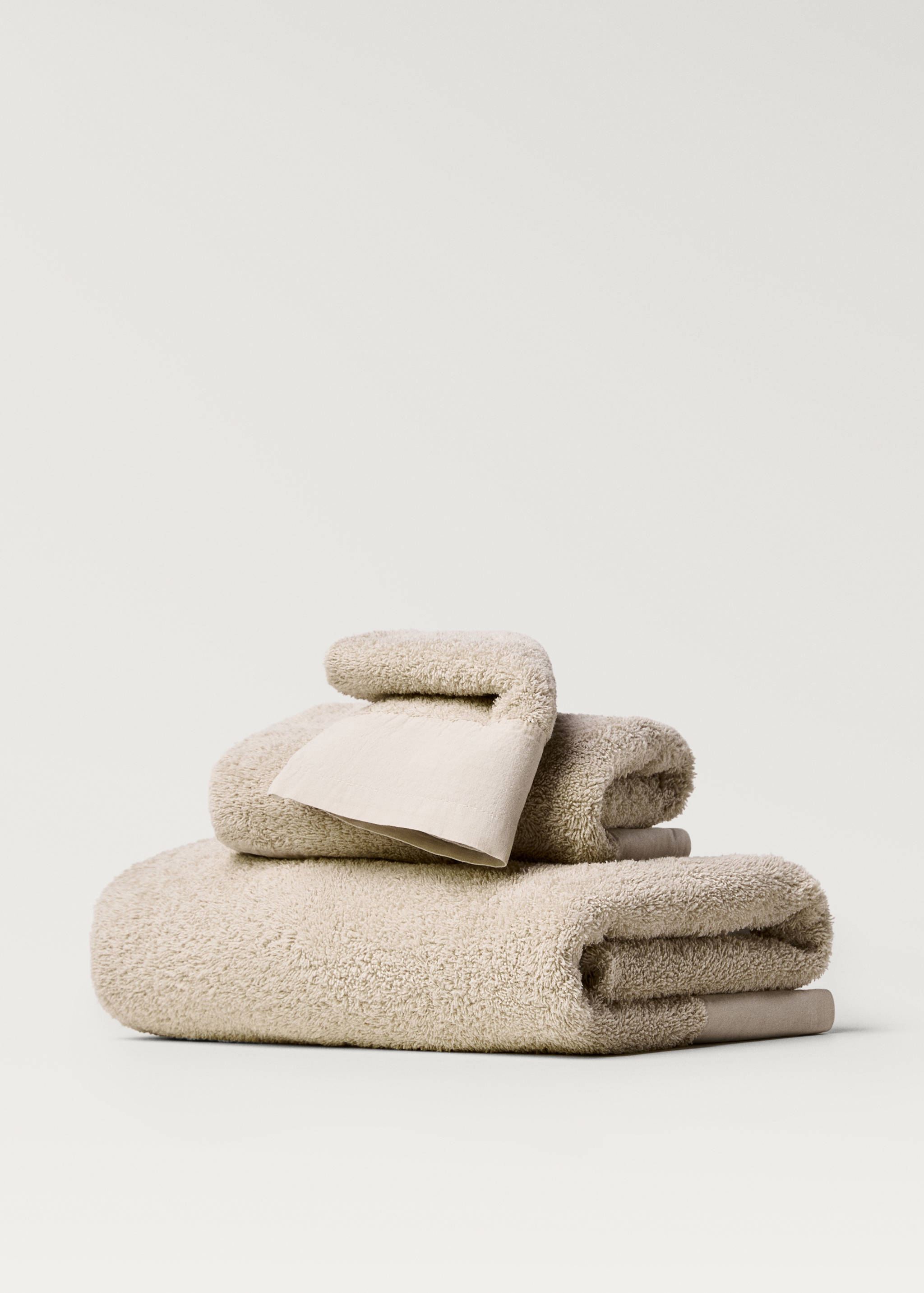 Hand towel with linen trim - Article without model