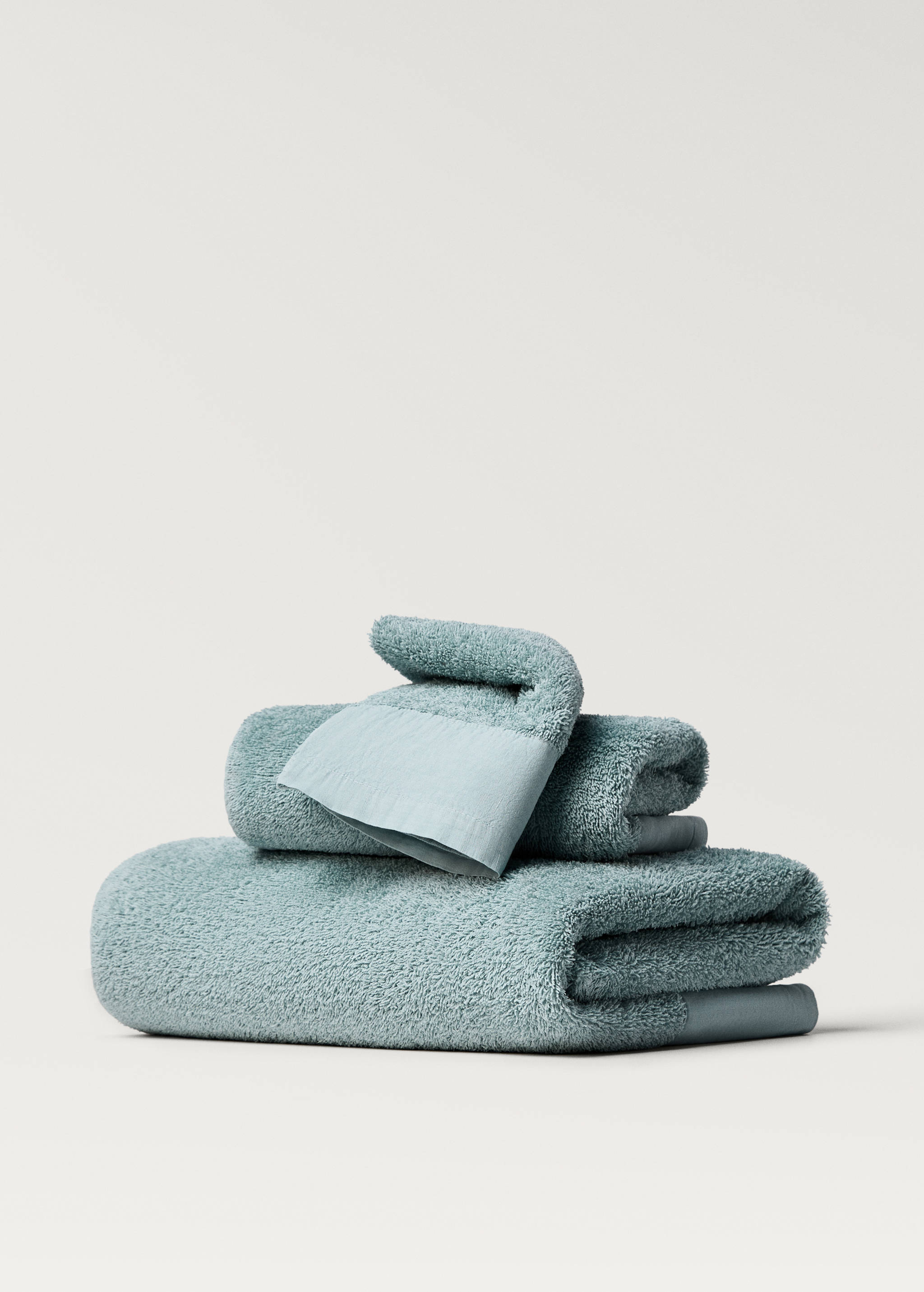 Hand towel with linen trim - Article without model
