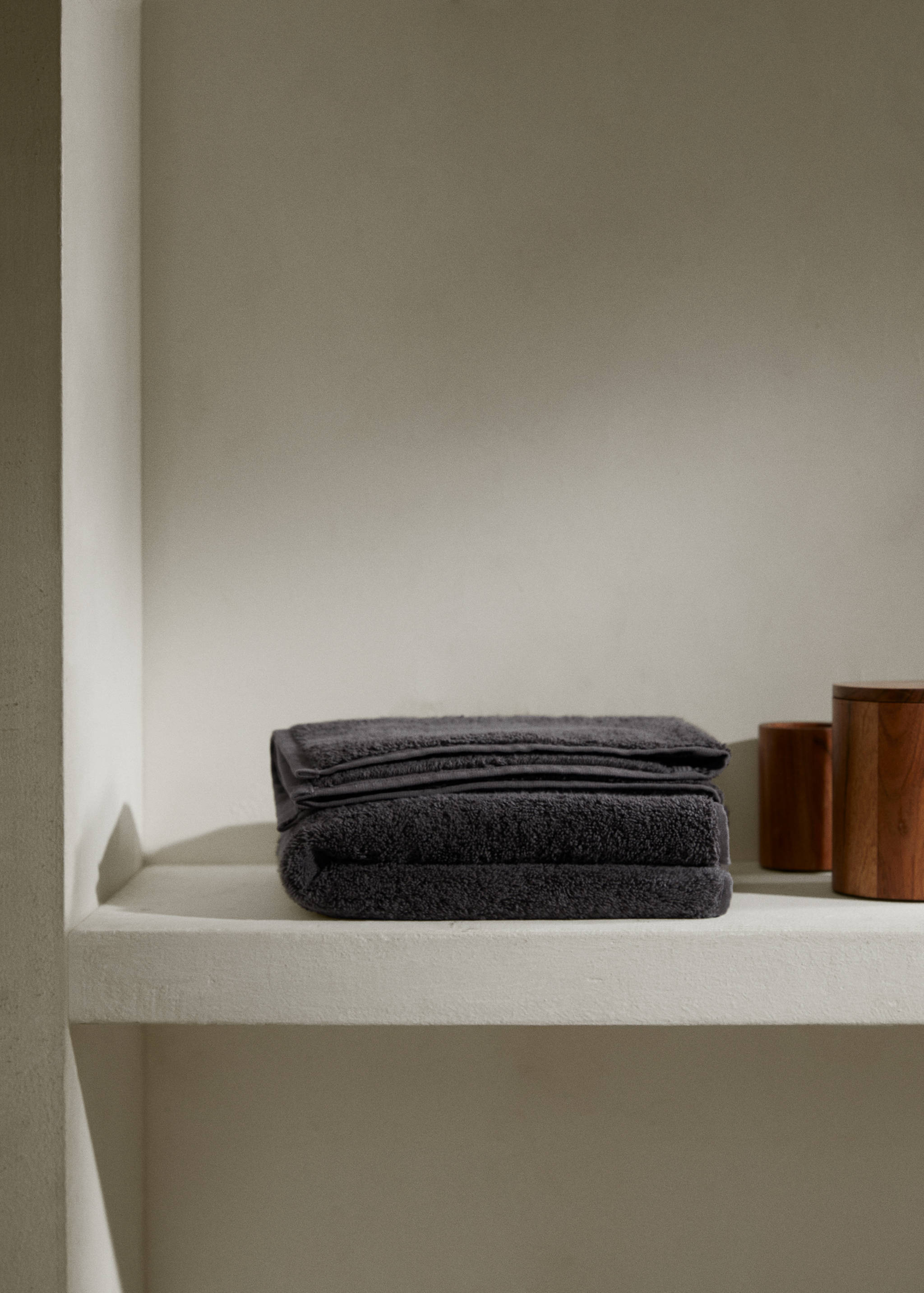 Soft cotton washbasin towel - General plane