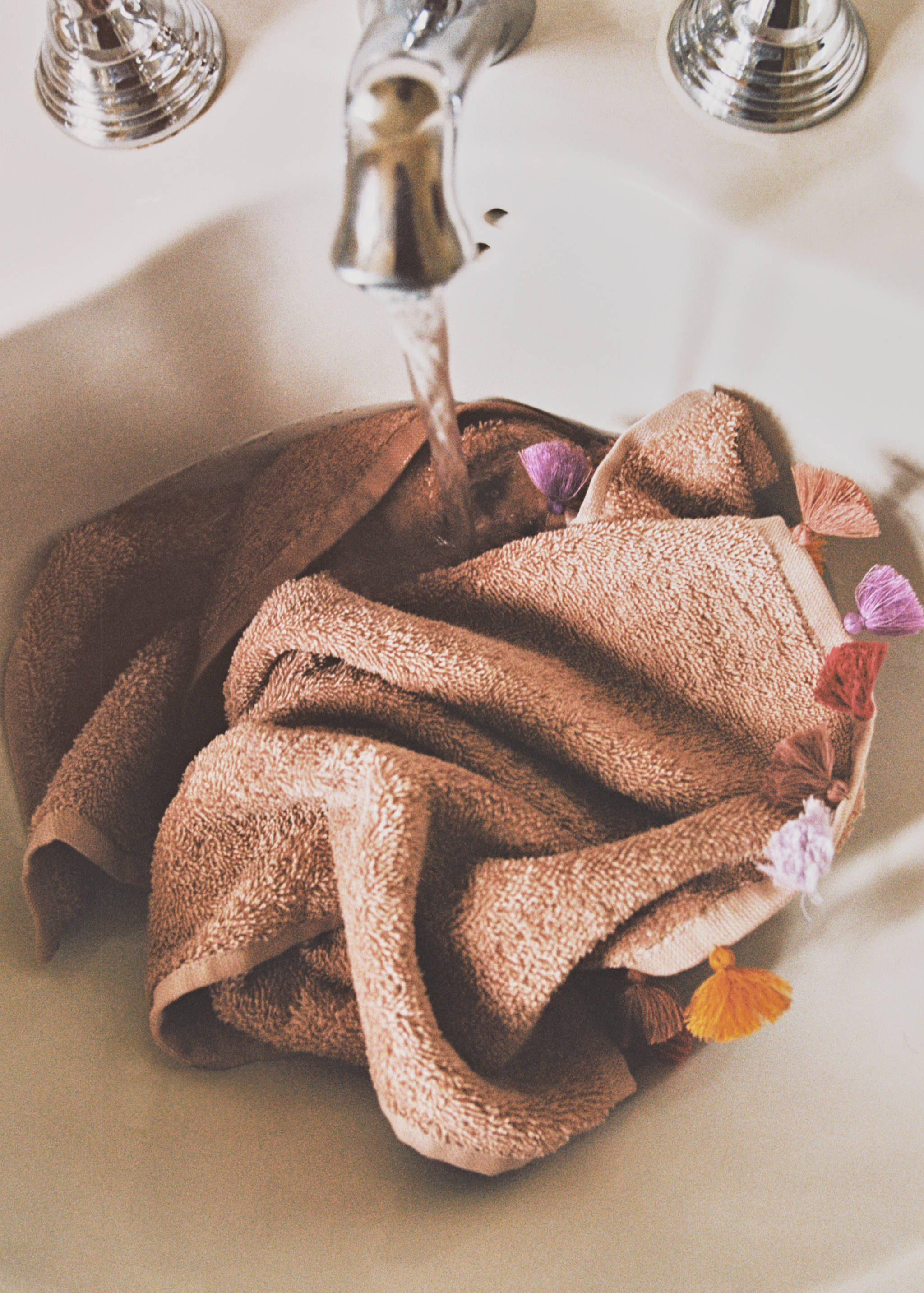 Serviette de toilette enfant coton pompons multicolores - Détail de l'article 6