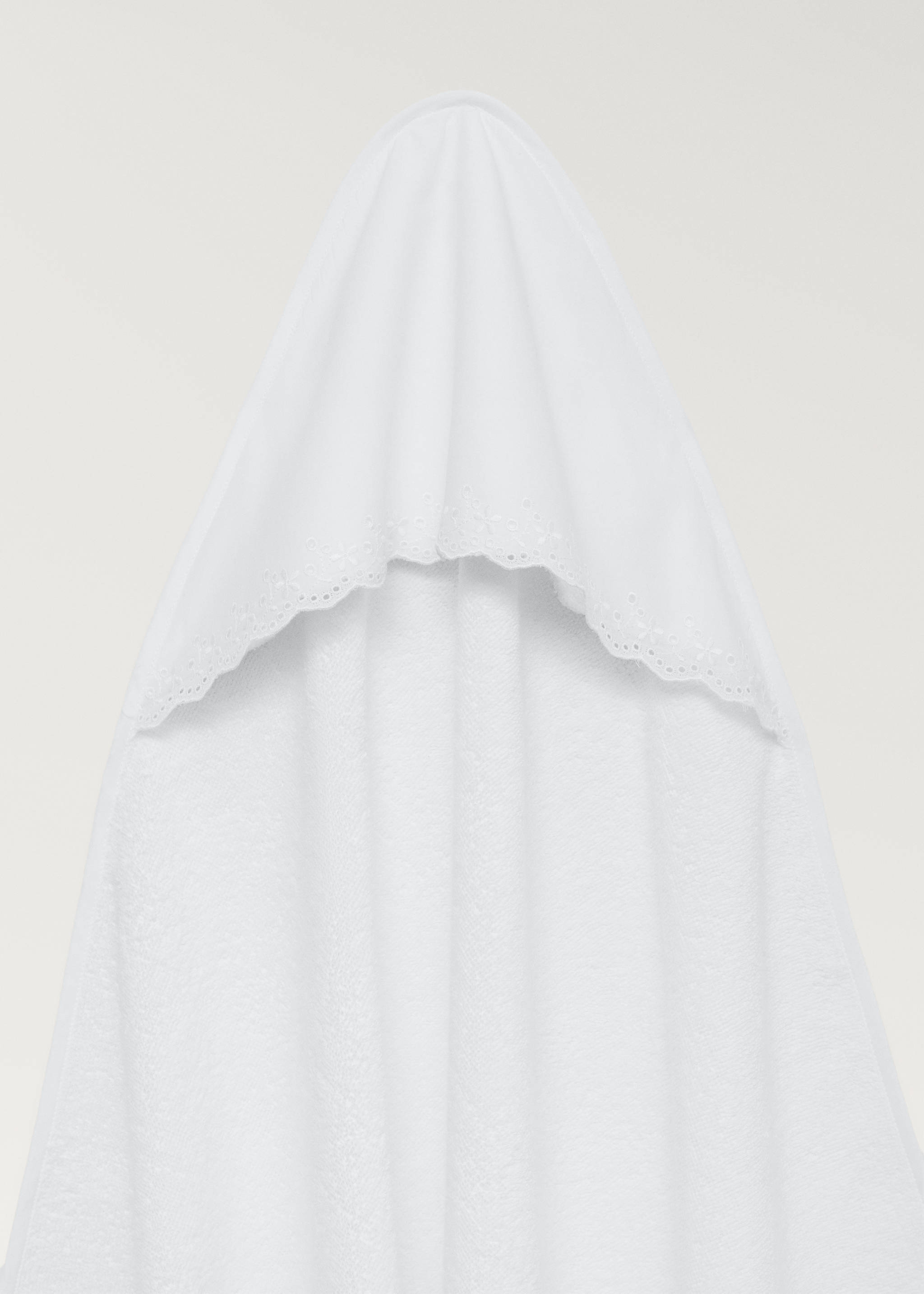 Floral-embroidered children’s bath towel with hood - Details of the article 3