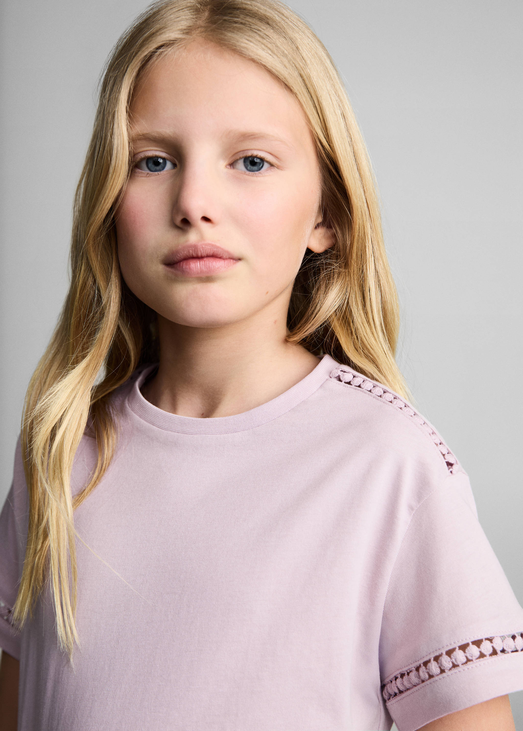 Camiseta detalles calados - Detalle del artículo 1