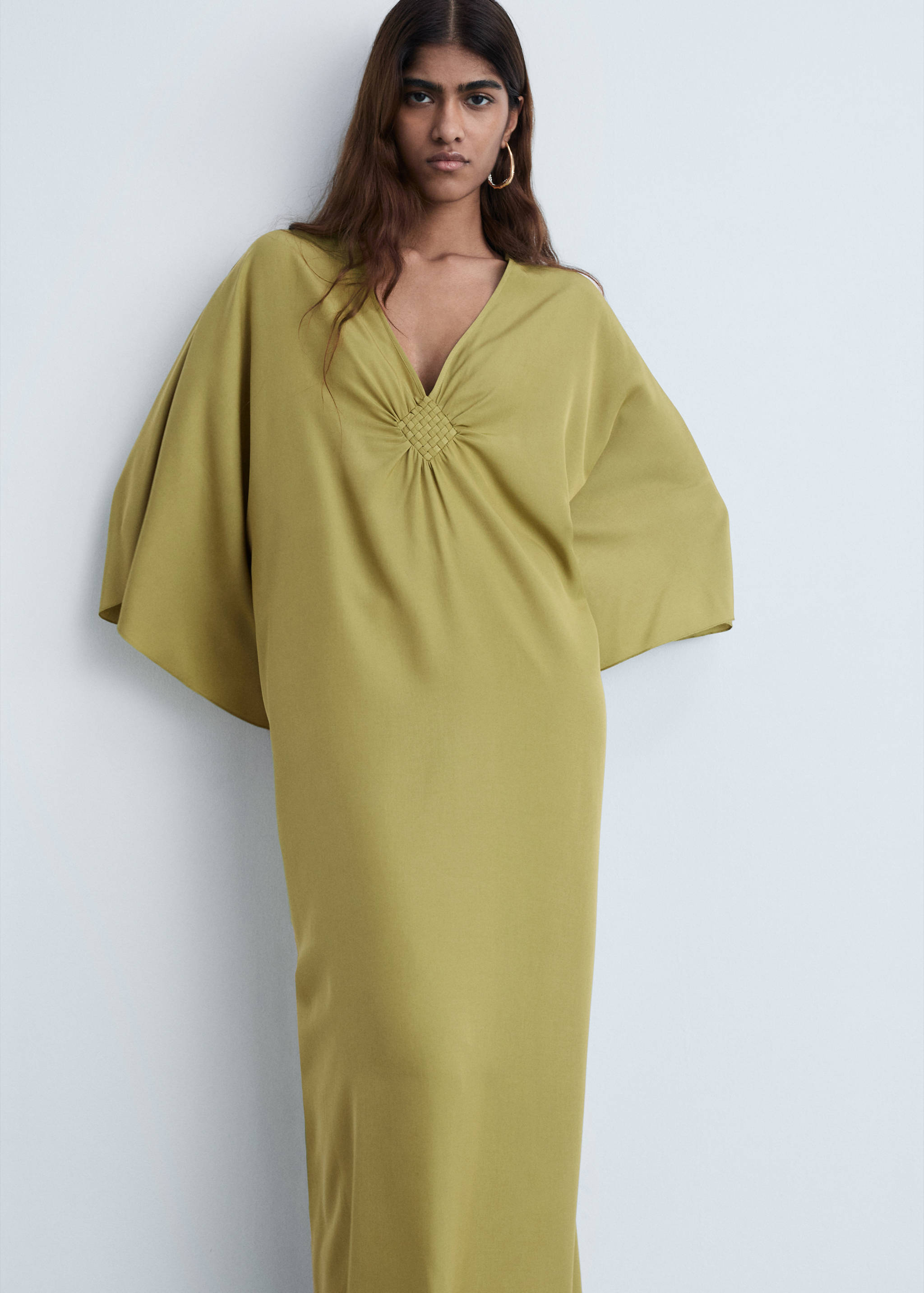 Flared-sleeve satin dress - Medium plane