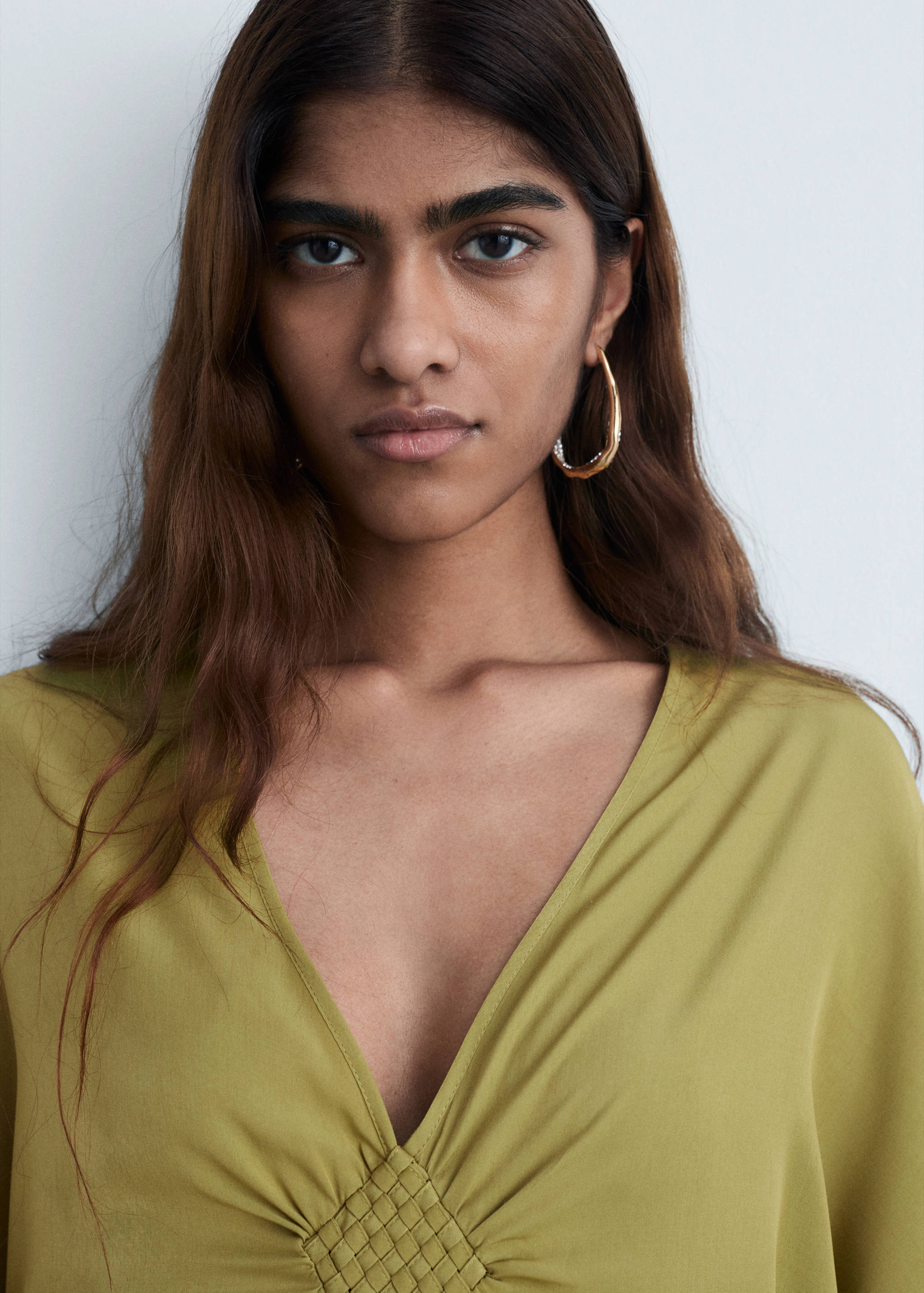 Flared-sleeve satin dress - Details of the article 1