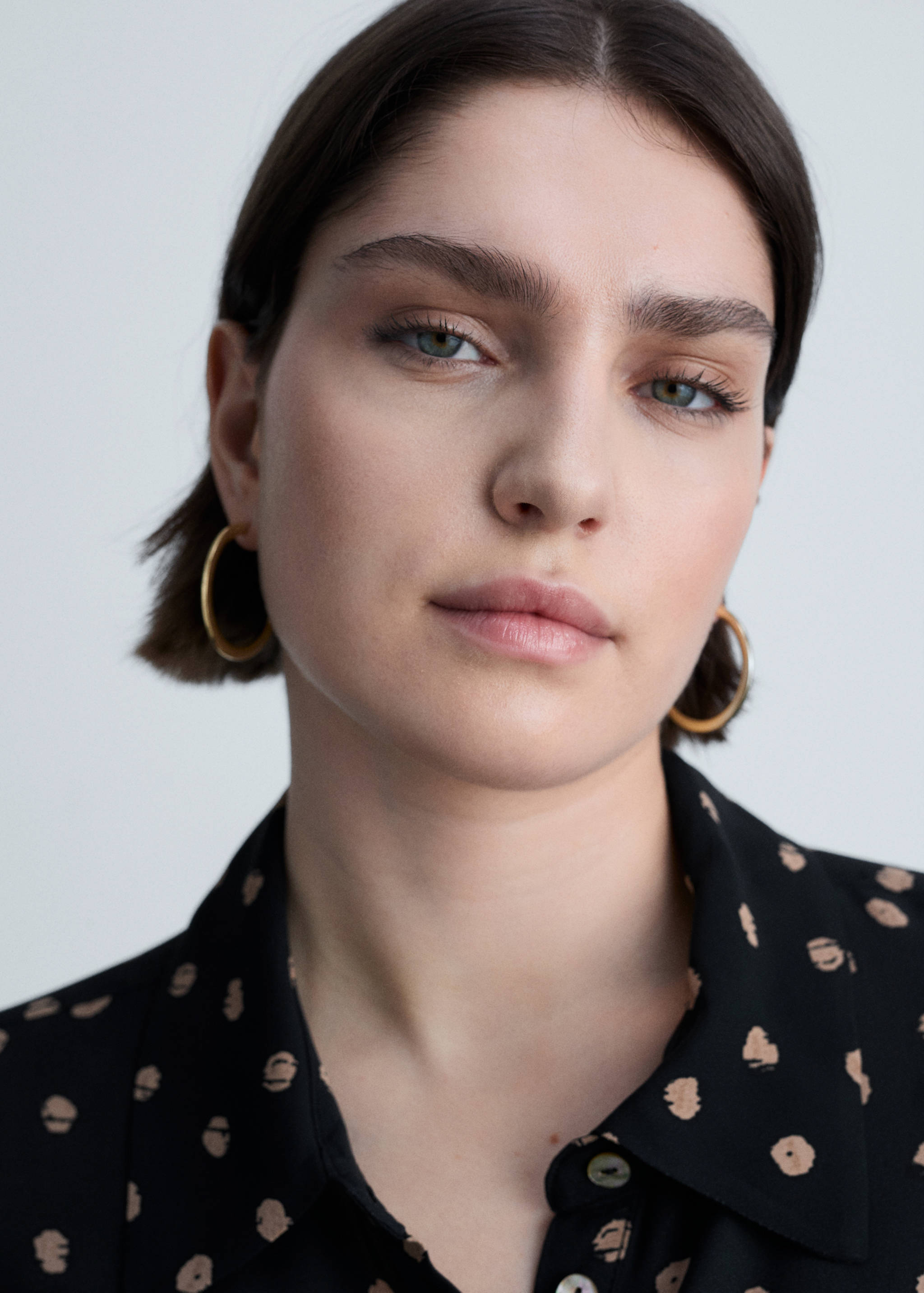 Gestippelde overhemdjurk met knoopdetail - Detail van het artikel 4