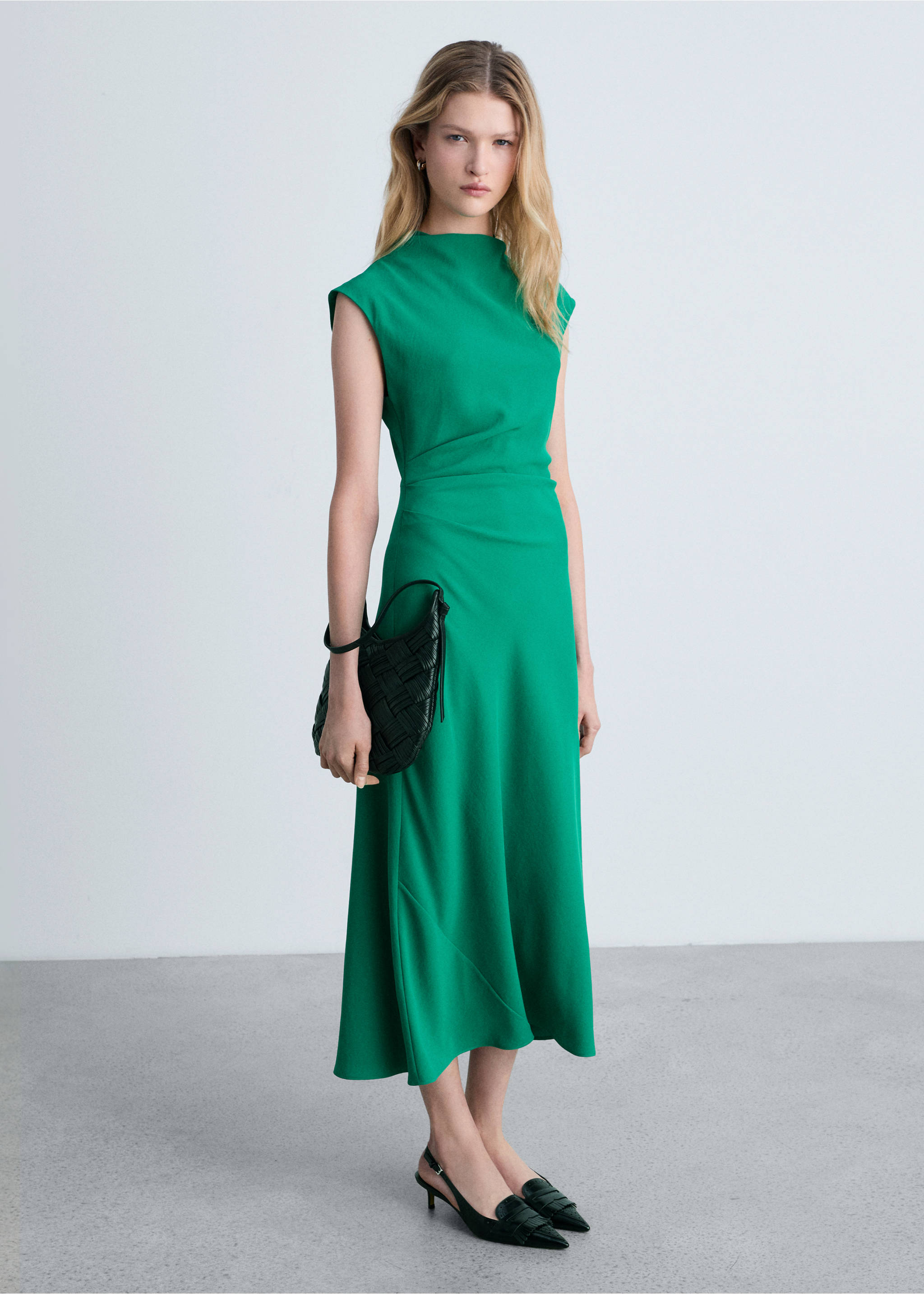 Robe évasée taille drapée - Plan général, Vert. Ref: 87004081-00.