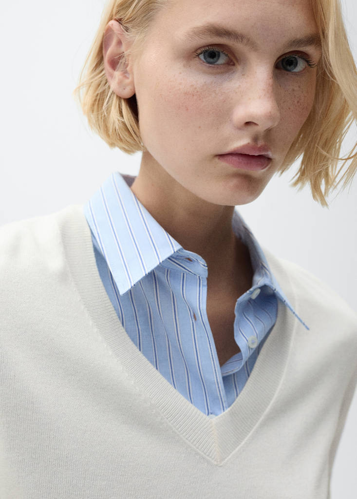 V-neck knit sweater — Ecru