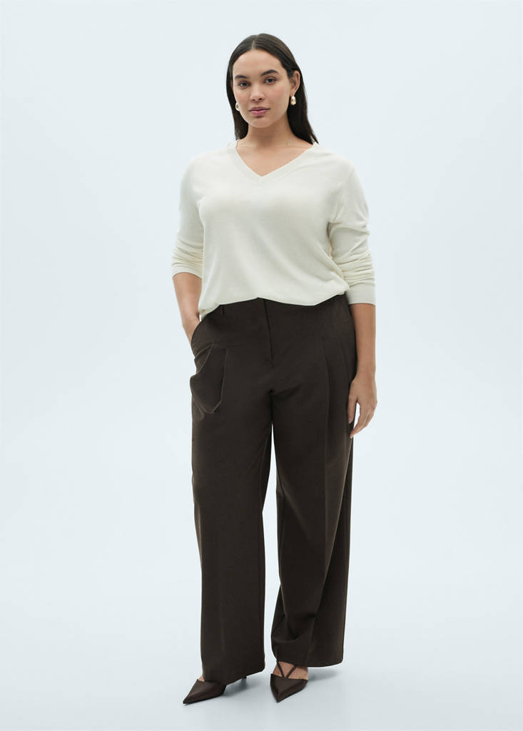 V-neck knit sweater — Ecru