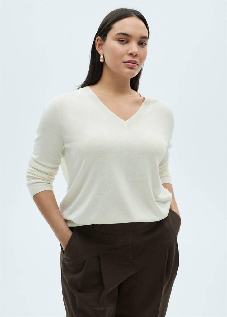 V-neck knit sweater — Ecru