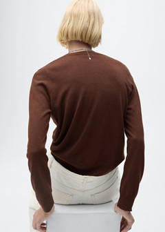 V-neck knit sweater — Chocolate 3