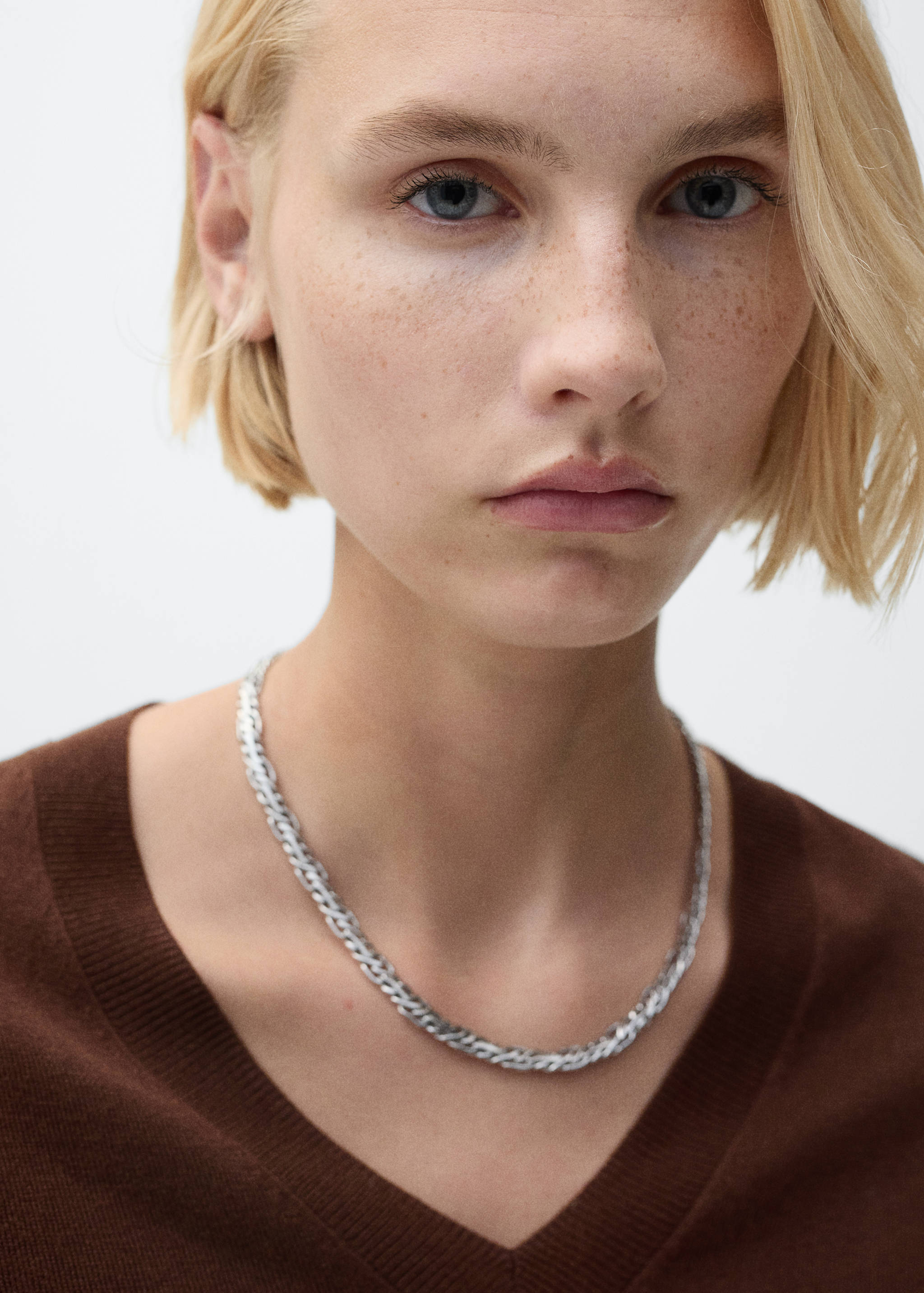 V-neck knit sweater - Details of the article 1