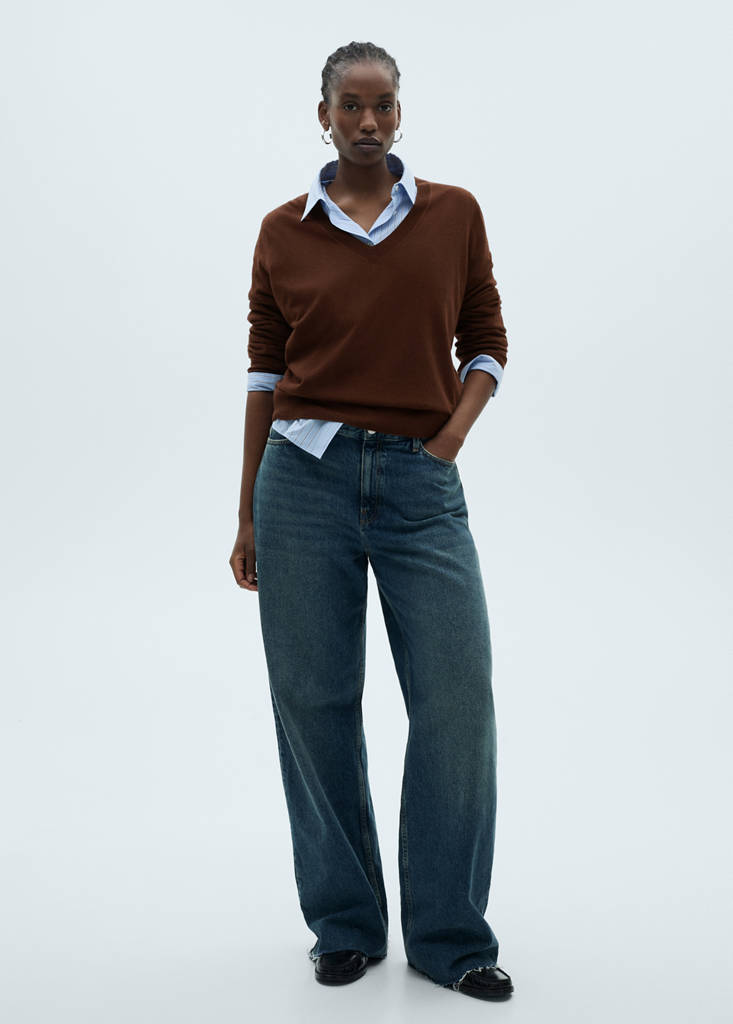 V-neck knit sweater — Chocolate