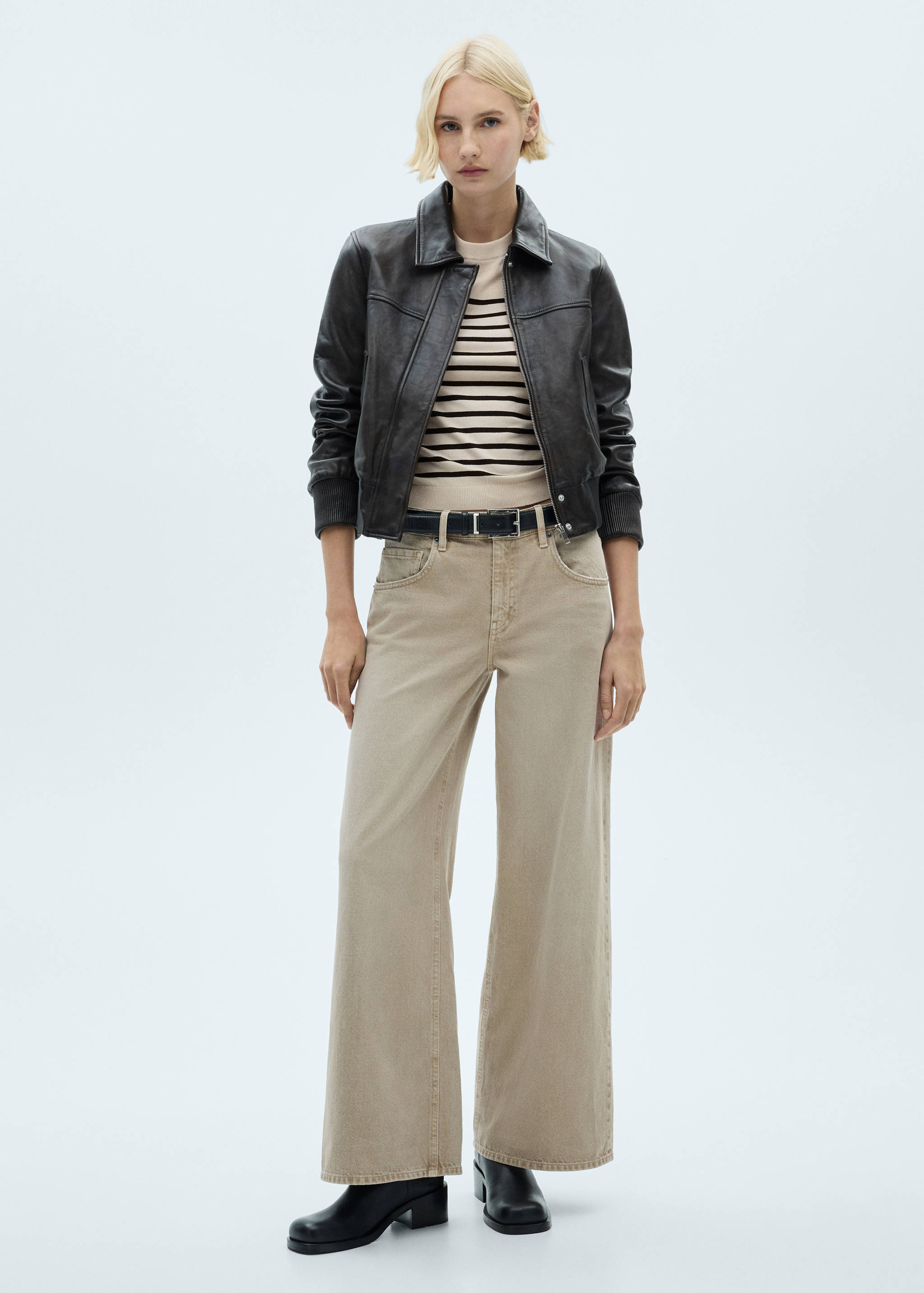 Camisola de malha fina com manga curta - Plano geral