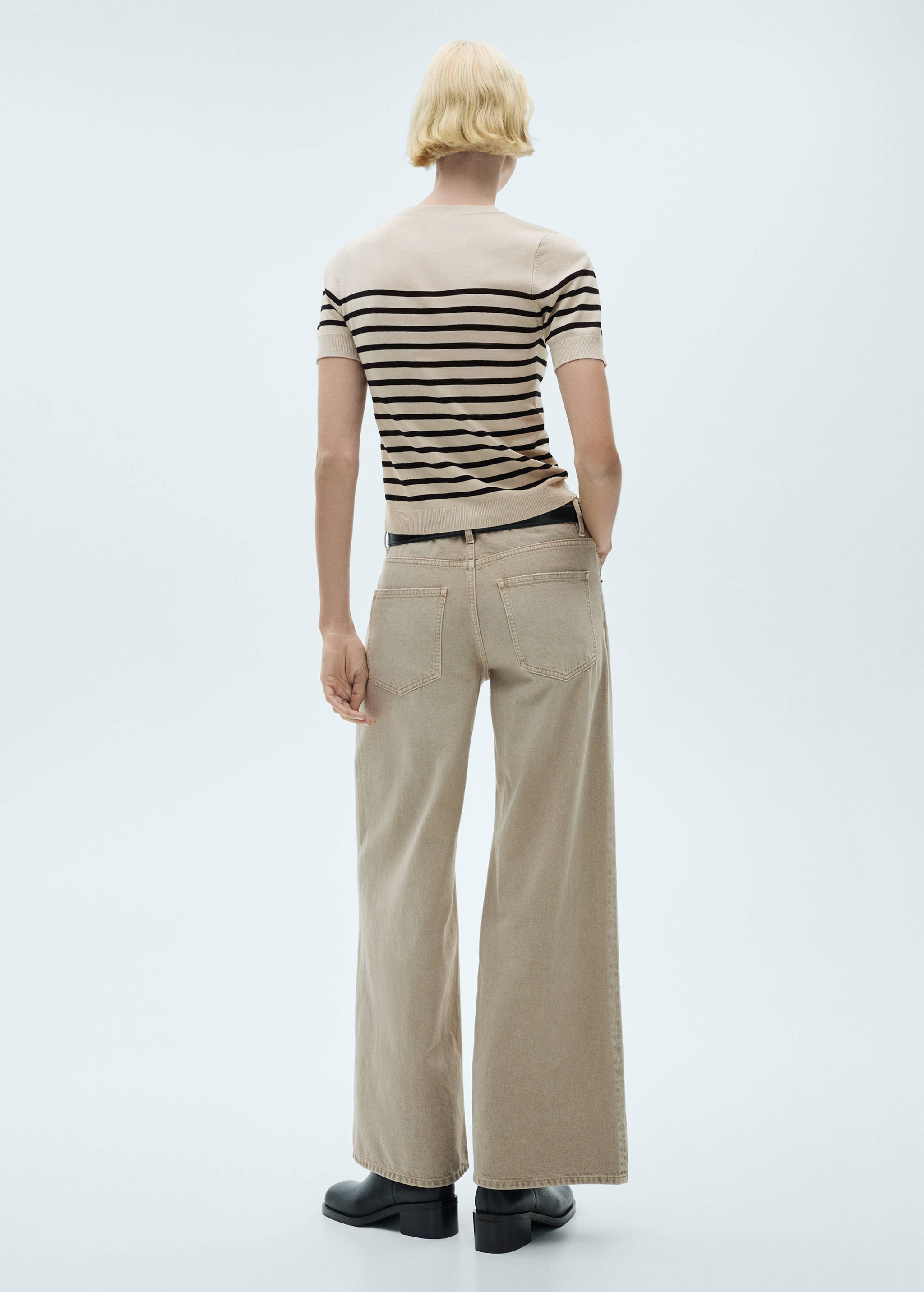 Camisola de malha fina com manga curta - Verso do artigo