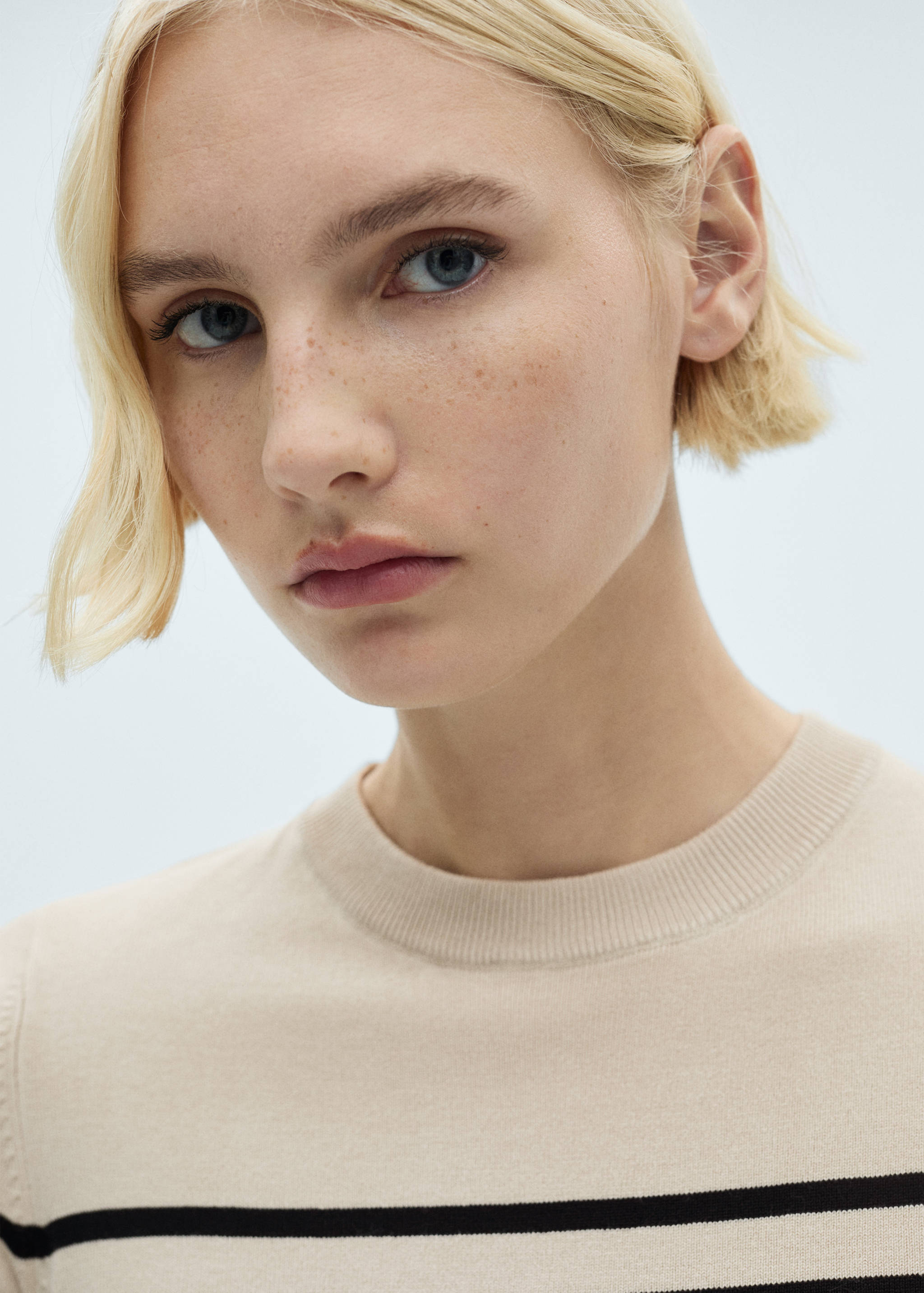 Camisola de malha fina com manga curta - Pormenor do artigo 1