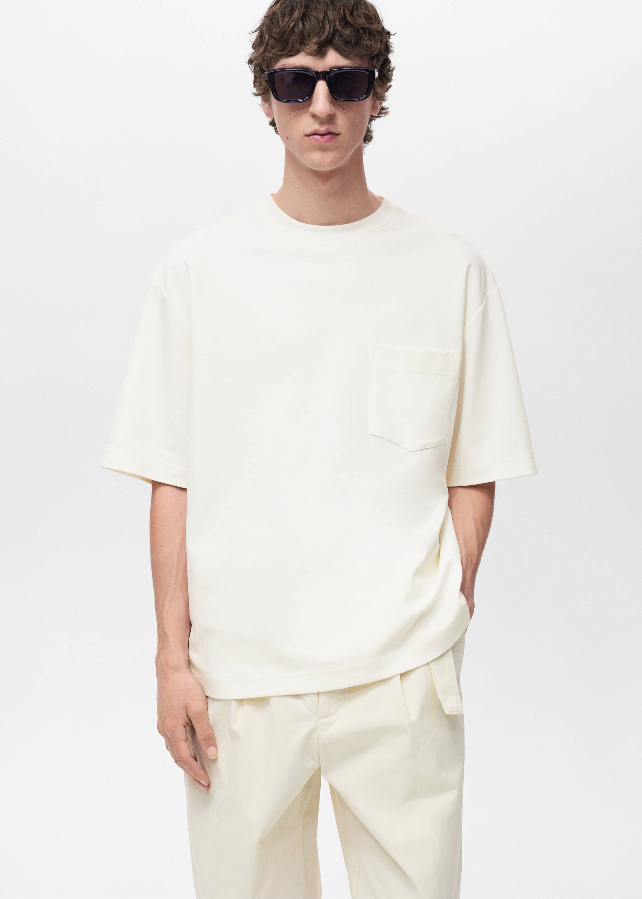 Oversized t-shirt with pocket - Medium plane, Off White. Ref: 87004407-00.