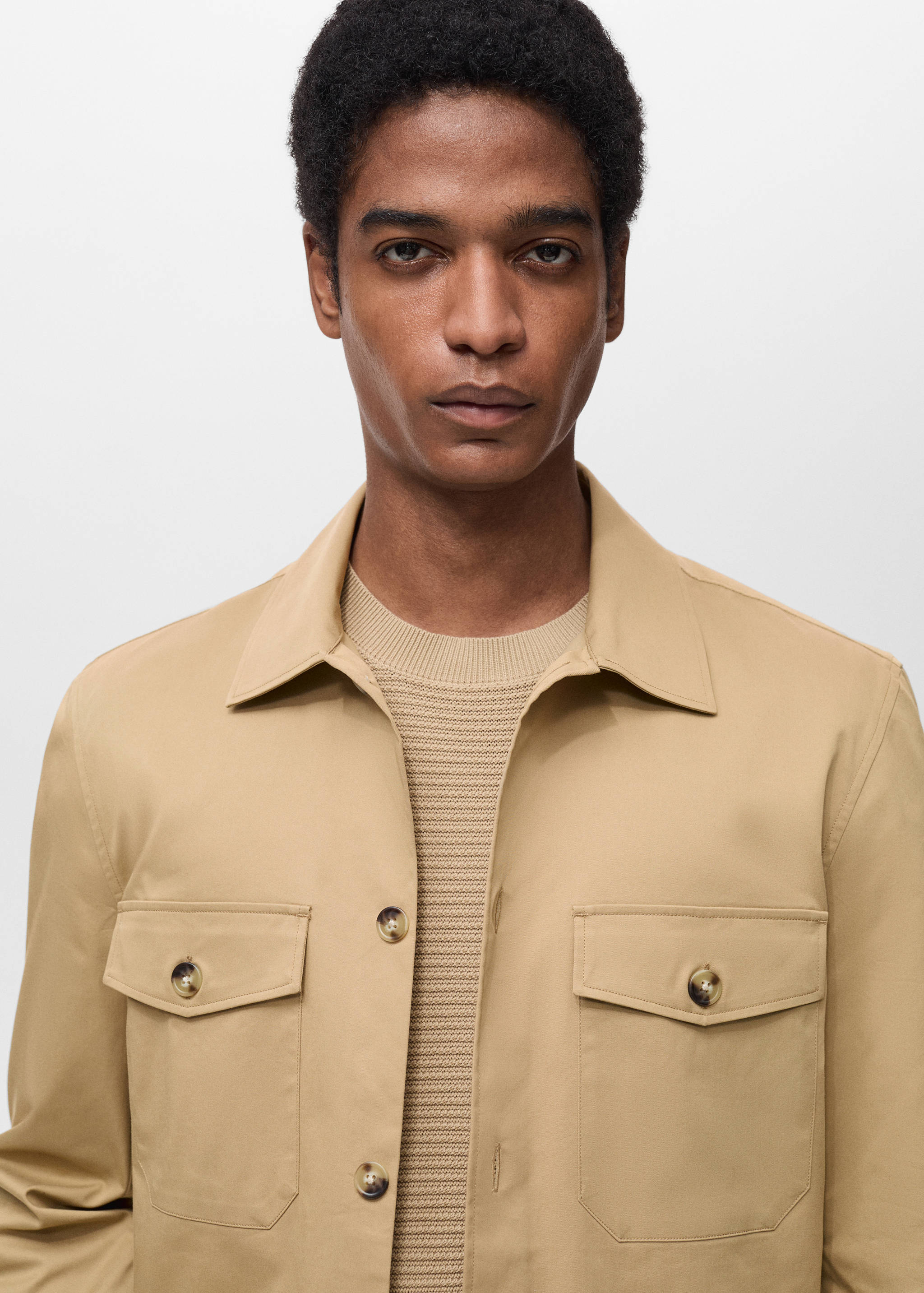 Regular-fit cotton overshirt with pockets - Details of the article 1