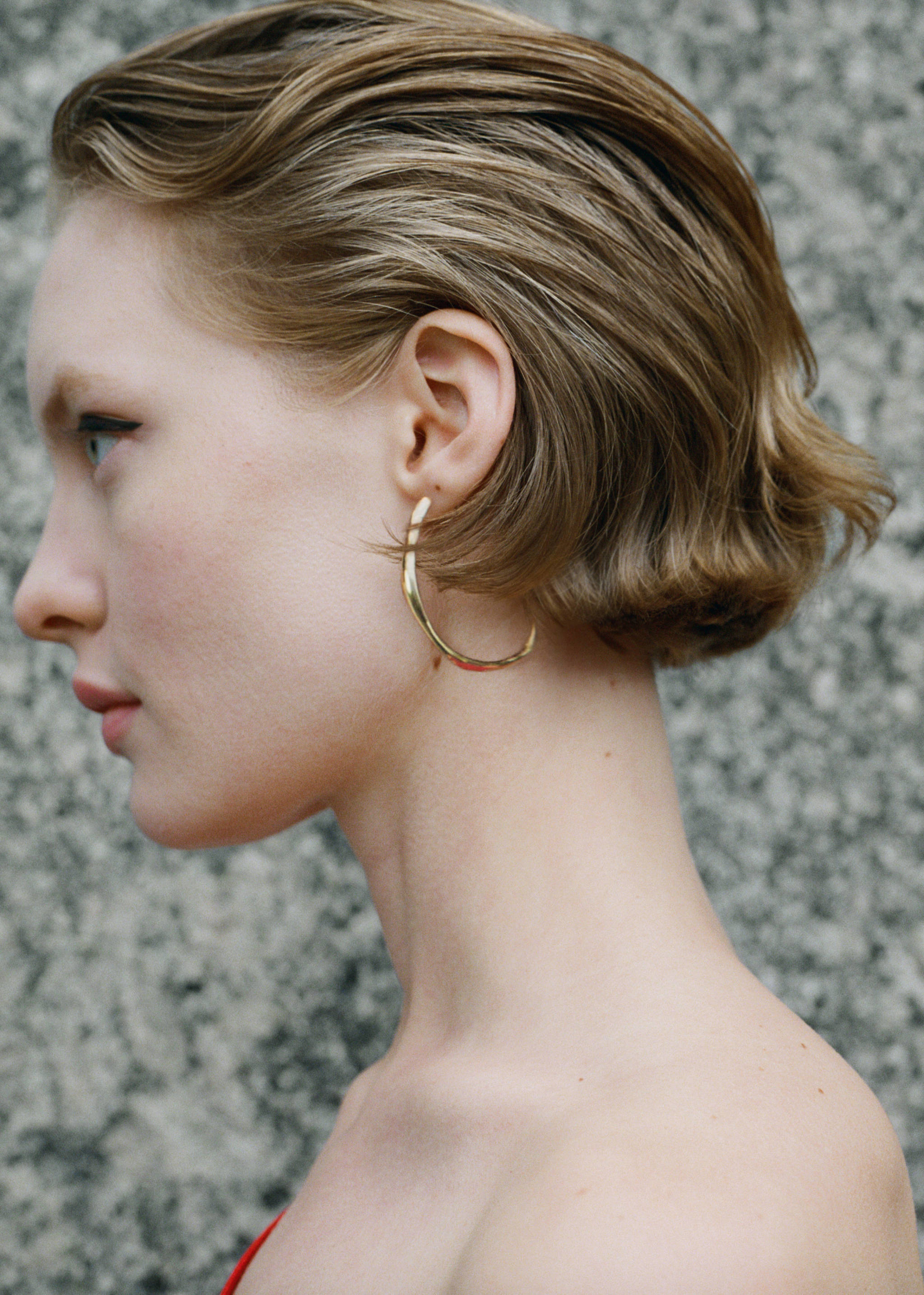 Twisted hoop earrings - General plane