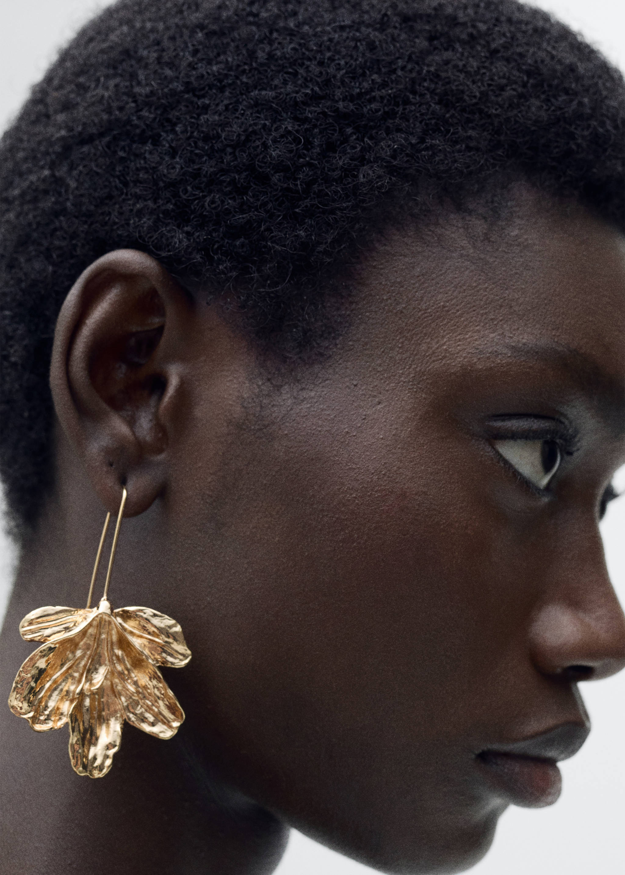Hanging floral earrings - General plane