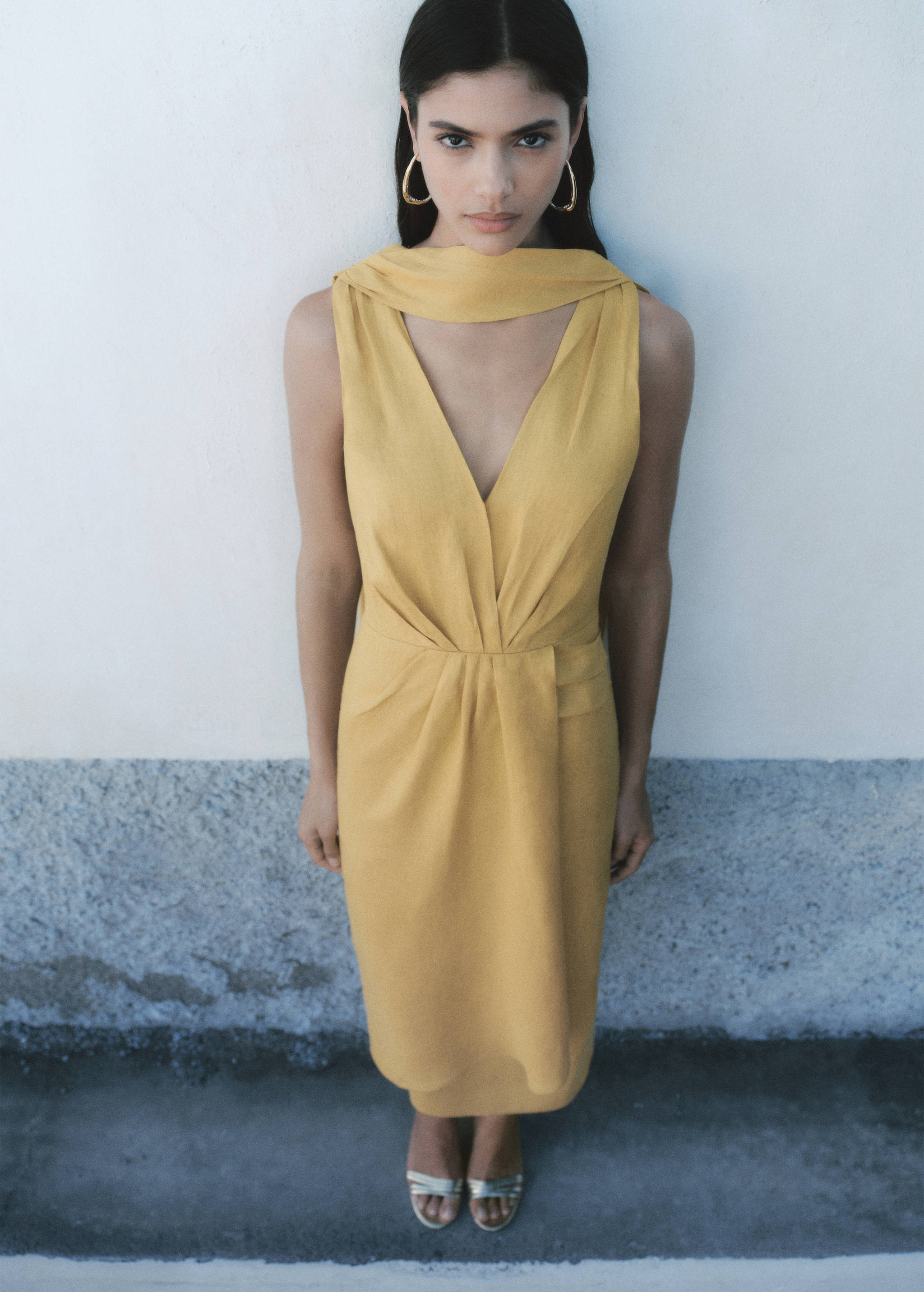 Linen pleated midi-dress - Details of the article 7