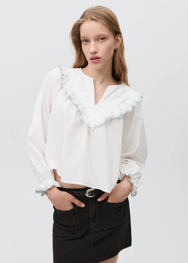 Ruffle neck blouse — Off White