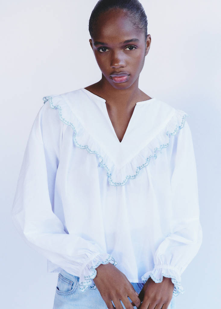 Ruffle neck blouse — Off White