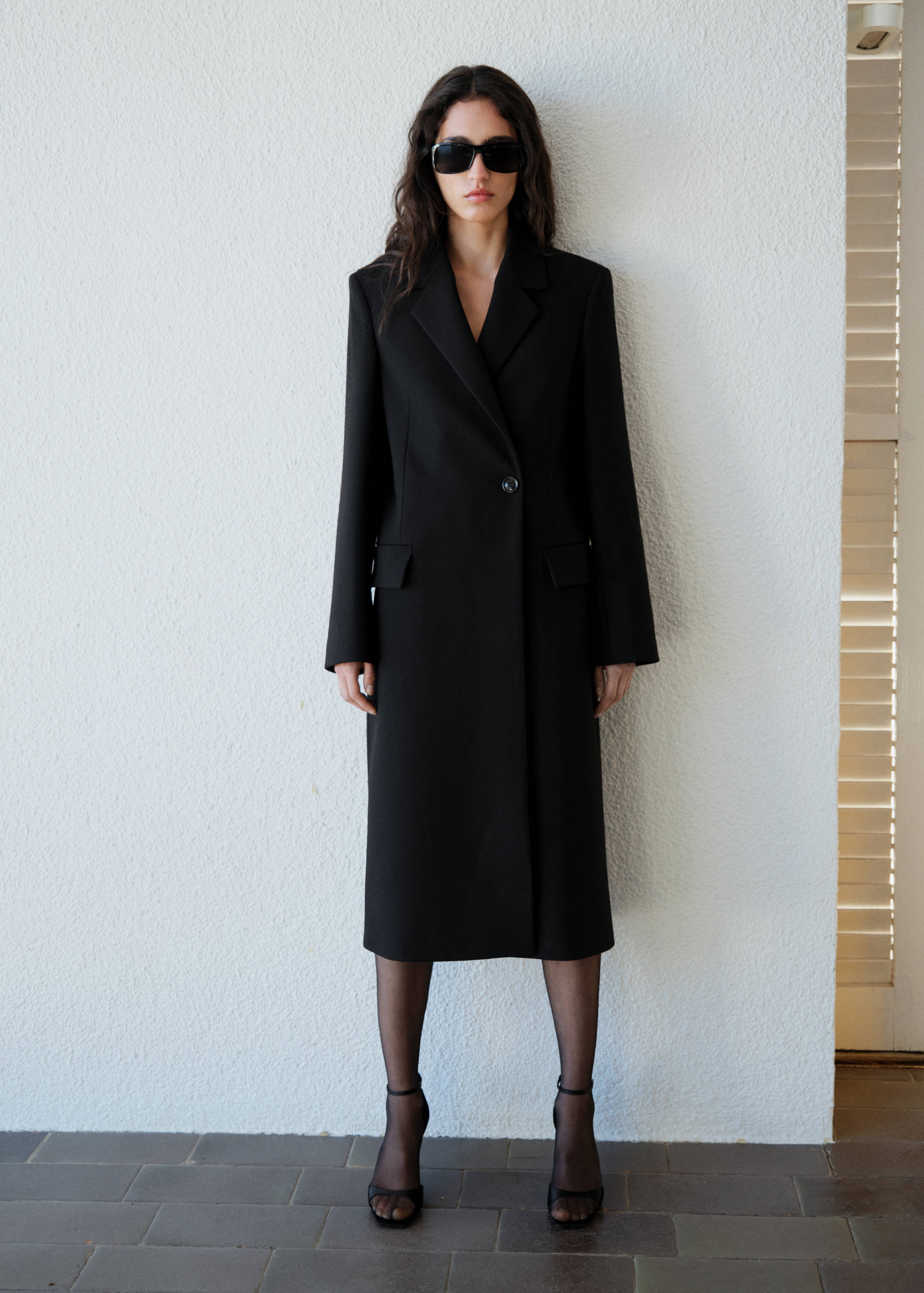 Long structured wool coat - General plane